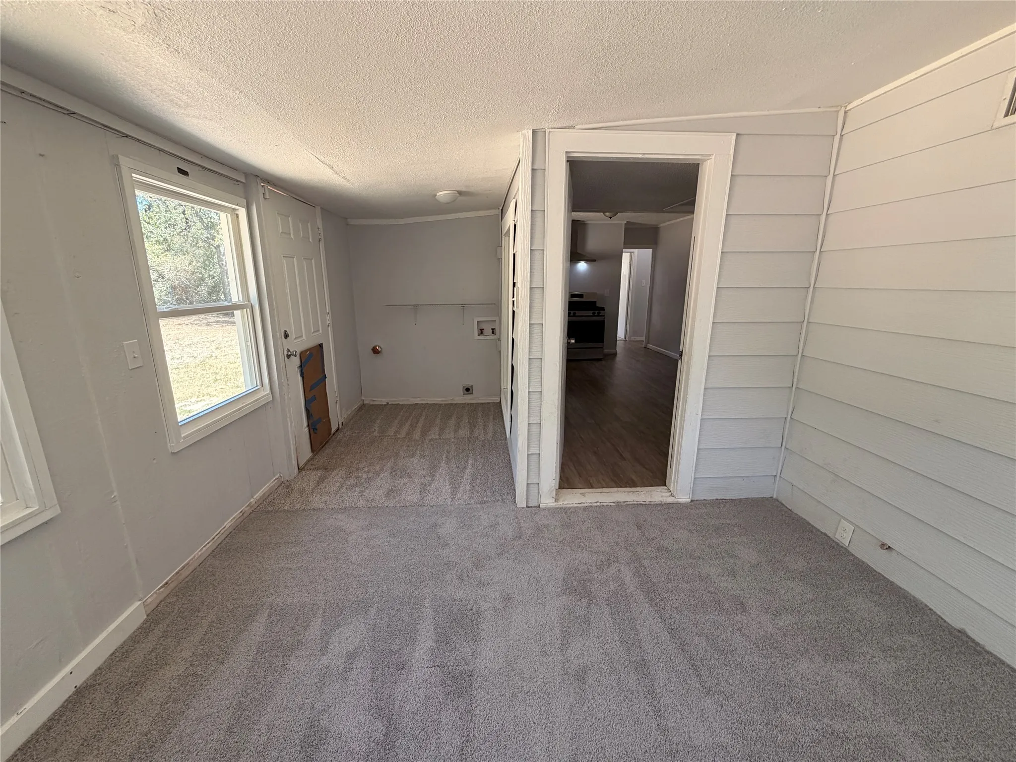 Single Family Residence For Sale in Tarrant County , 2613 Stark Street, Fort Worth, Texas 76112, 3 Bedroom, 1 Bathroom, Garage spaces, 1,175 Sqft, built in 1950, mls#21310596, Real Estate Agent in Fort Worth, Homes For Sale in Tarrant county, Homes For Sale in Fort Worth, Realtor in Fort Worth Texas, Real Estate Brokerage Independent Realty Texas, Luminita Cordes Realtor