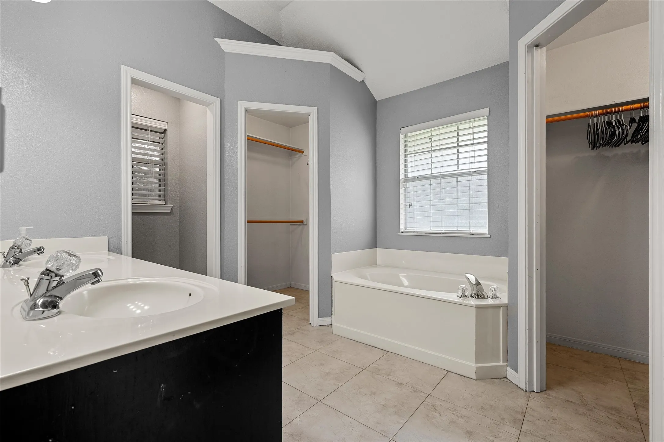 Single Family Residence For Sale in Mc Lennan County , 10604 Sierra West Drive, Waco, Texas 76712, 4 Bedrooms, 2 Bathrooms, 2 Garage spaces, 1,708 Sqft, built in 1995, Price $319,900, mls#21310127, Real Estate Agent in Waco, Homes For Sale in Mc Lennan county, Homes For Sale in Waco, Realtor in Waco Texas, Real Estate Brokerage Independent Realty Texas, Luminita Cordes Realtor
