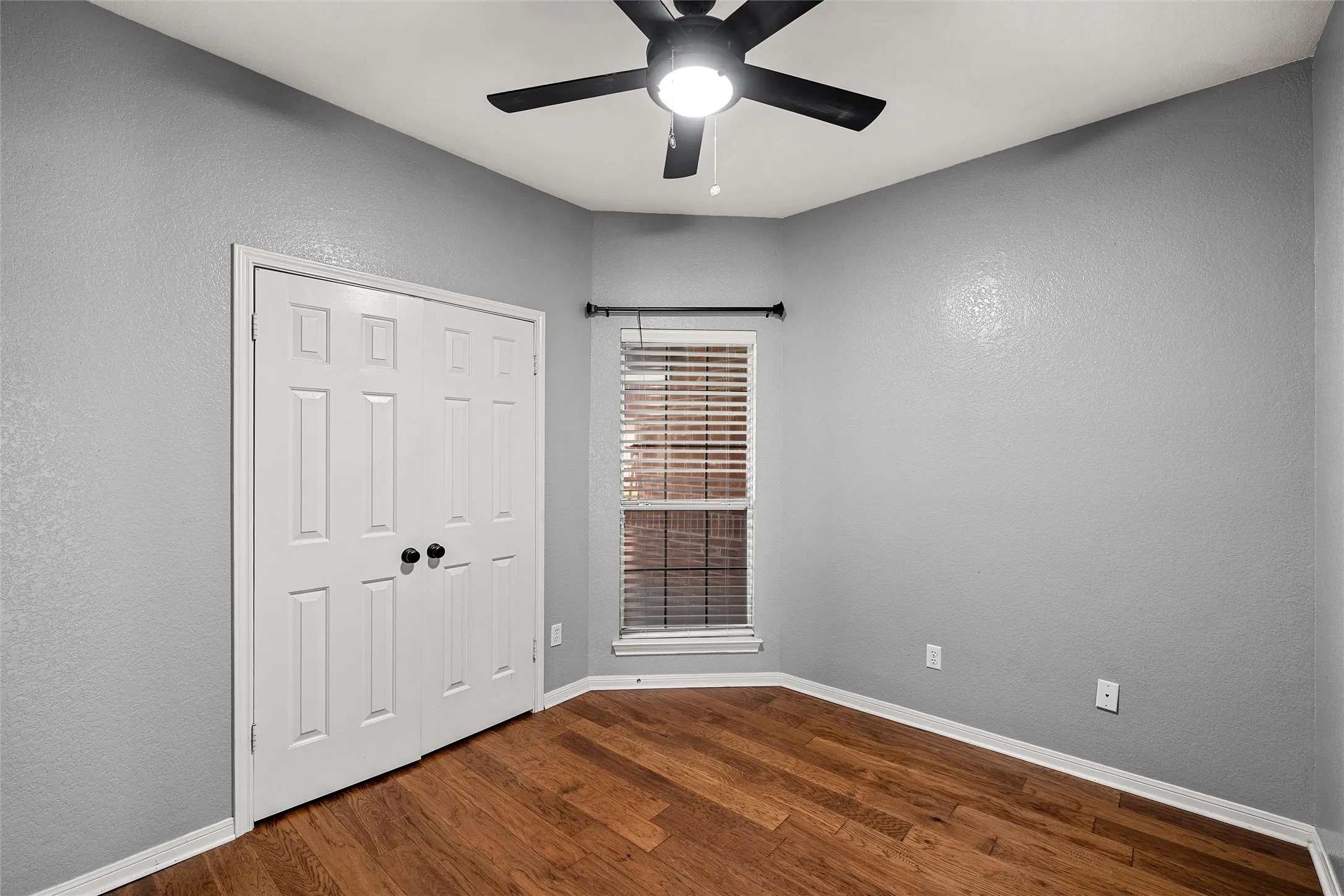 Single Family Residence For Sale in Mc Lennan County , 10604 Sierra West Drive, Waco, Texas 76712, 4 Bedrooms, 2 Bathrooms, 2 Garage spaces, 1,708 Sqft, built in 1995, Price $319,900, mls#21310127, Real Estate Agent in Waco, Homes For Sale in Mc Lennan county, Homes For Sale in Waco, Realtor in Waco Texas, Real Estate Brokerage Independent Realty Texas, Luminita Cordes Realtor
