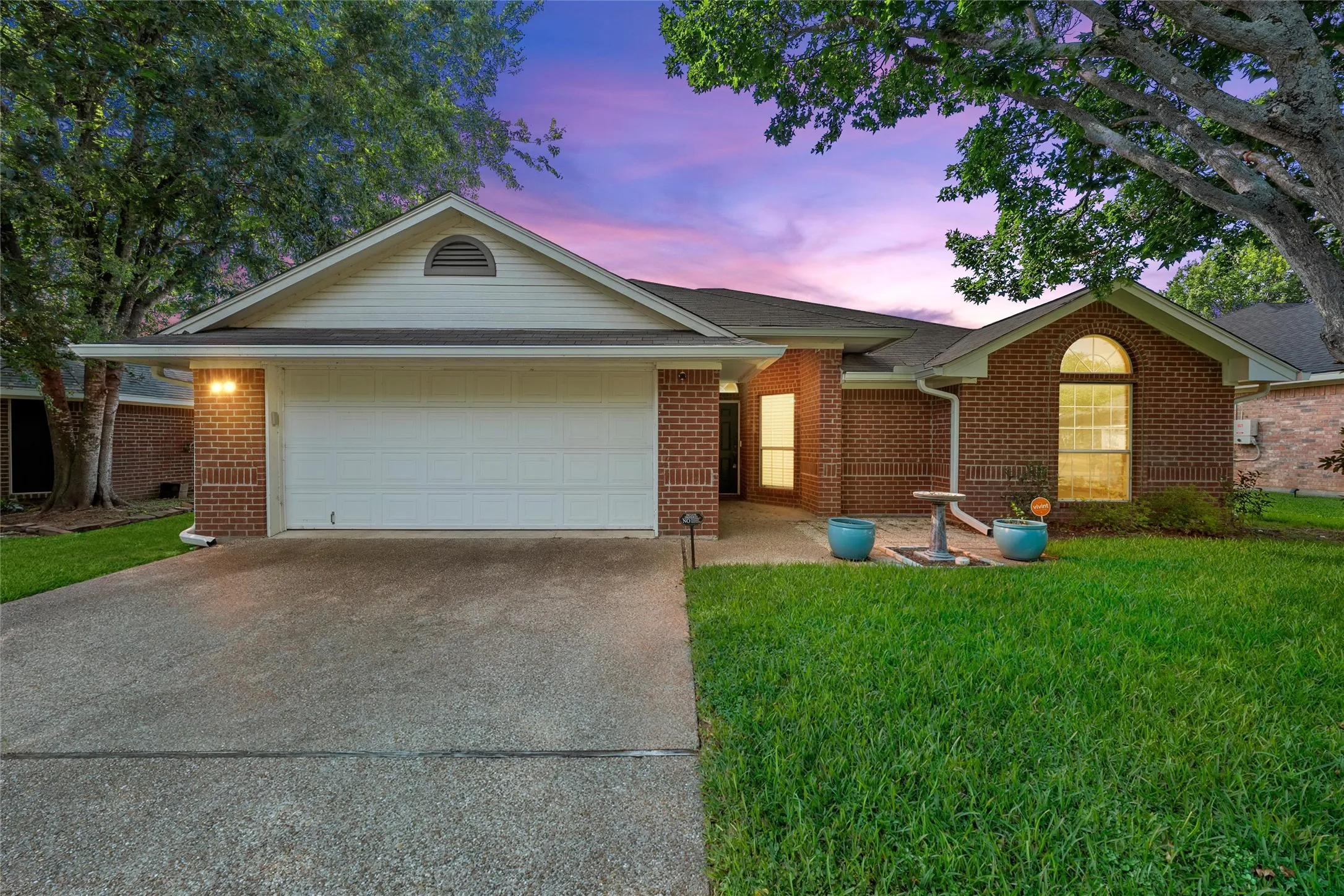 Single Family Residence For Sale in Mc Lennan County , 10604 Sierra West Drive, Waco, Texas 76712, 4 Bedrooms, 2 Bathrooms, 2 Garage spaces, 1,708 Sqft, built in 1995, Price $319,900, mls#21310127, Real Estate Agent in Waco, Homes For Sale in Mc Lennan county, Homes For Sale in Waco, Realtor in Waco Texas, Real Estate Brokerage Independent Realty Texas, Luminita Cordes Realtor