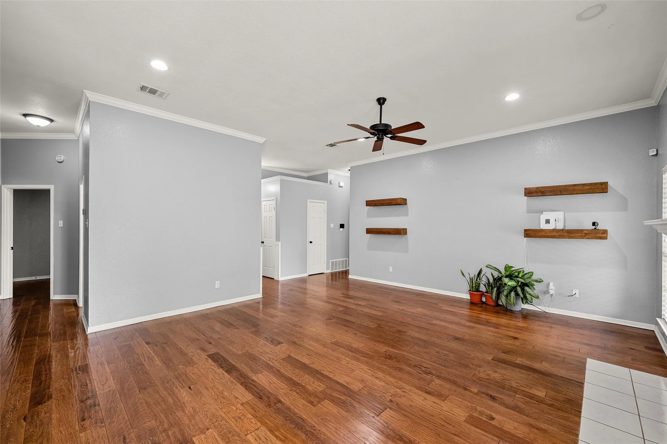 Single Family Residence For Sale in Mc Lennan County , 10604 Sierra West Drive, Waco, Texas 76712, 4 Bedrooms, 2 Bathrooms, 2 Garage spaces, 1,708 Sqft, built in 1995, Price $319,900, mls#21310127, Real Estate Agent in Waco, Homes For Sale in Mc Lennan county, Homes For Sale in Waco, Realtor in Waco Texas, Real Estate Brokerage Independent Realty Texas, Luminita Cordes Realtor