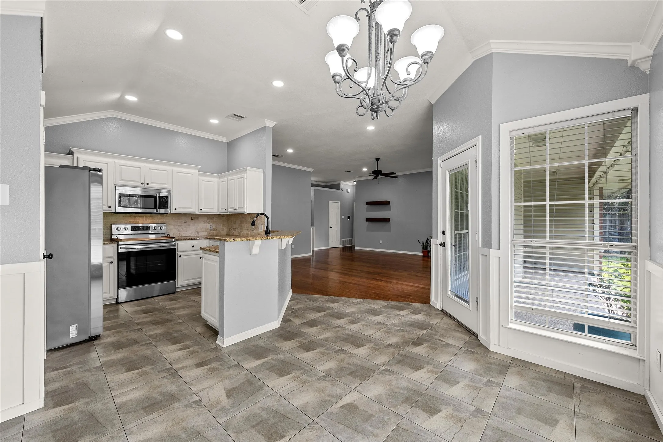Single Family Residence For Sale in Mc Lennan County , 10604 Sierra West Drive, Waco, Texas 76712, 4 Bedrooms, 2 Bathrooms, 2 Garage spaces, 1,708 Sqft, built in 1995, Price $319,900, mls#21310127, Real Estate Agent in Waco, Homes For Sale in Mc Lennan county, Homes For Sale in Waco, Realtor in Waco Texas, Real Estate Brokerage Independent Realty Texas, Luminita Cordes Realtor