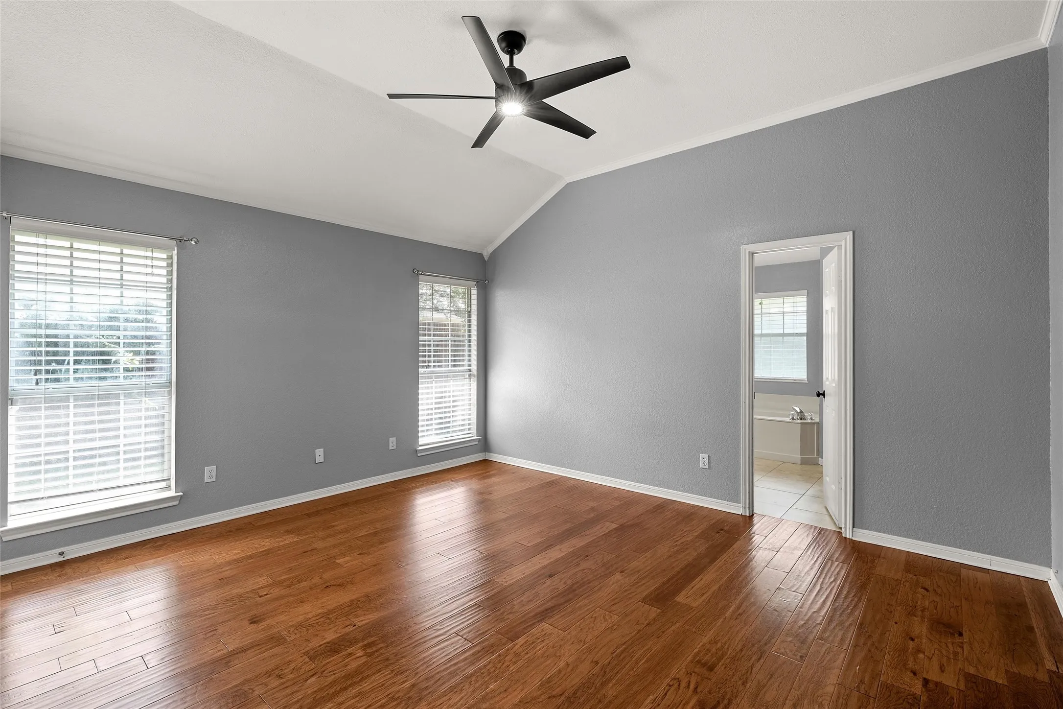 Single Family Residence For Sale in Mc Lennan County , 10604 Sierra West Drive, Waco, Texas 76712, 4 Bedrooms, 2 Bathrooms, 2 Garage spaces, 1,708 Sqft, built in 1995, Price $319,900, mls#21310127, Real Estate Agent in Waco, Homes For Sale in Mc Lennan county, Homes For Sale in Waco, Realtor in Waco Texas, Real Estate Brokerage Independent Realty Texas, Luminita Cordes Realtor