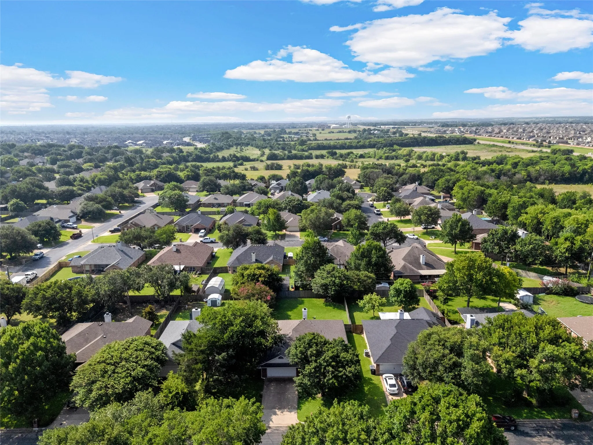 Single Family Residence For Sale in Mc Lennan County , 10604 Sierra West Drive, Waco, Texas 76712, 4 Bedrooms, 2 Bathrooms, 2 Garage spaces, 1,708 Sqft, built in 1995, Price $319,900, mls#21310127, Real Estate Agent in Waco, Homes For Sale in Mc Lennan county, Homes For Sale in Waco, Realtor in Waco Texas, Real Estate Brokerage Independent Realty Texas, Luminita Cordes Realtor