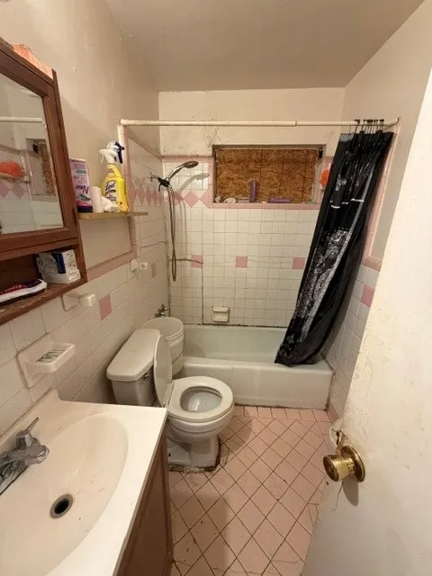 Single Family Residence For Sale in Dallas County , 430 W Phillips Court, Grand Prairie, Texas 75051, 3 Bedroom, 1 Bathroom, 1 Garage spaces, 1,074 Sqft, built in 1956, mls#21310610, Real Estate Agent in Grand Prairie, Homes For Sale in Dallas county, Homes For Sale in Grand Prairie, Realtor in Grand Prairie Texas, Real Estate Brokerage Independent Realty Texas, Luminita Cordes Realtor