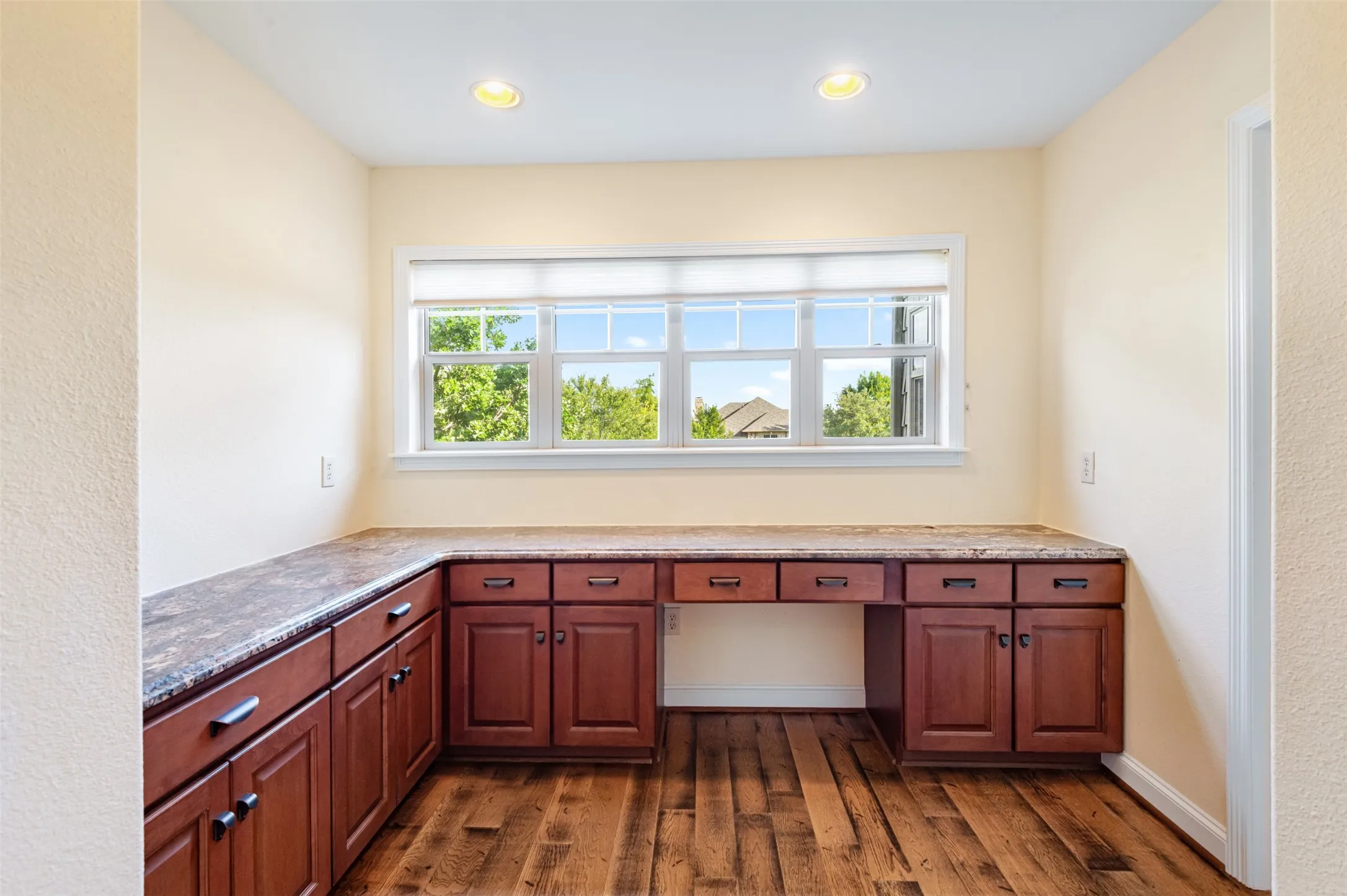 Single Family Residence For Sale in Denton County , 1085 Timber Ridge Trail, Cross Roads, Texas 76227, 4 Bedroom, 4 Bathroom, 3 Garage spaces, 3,298 Sqft, built in 2007, mls#21310297, Real Estate Agent in Cross Roads, Homes For Sale in Denton county, Homes For Sale in Cross Roads, Realtor in Cross Roads Texas, Real Estate Brokerage Independent Realty Texas, Luminita Cordes Realtor
