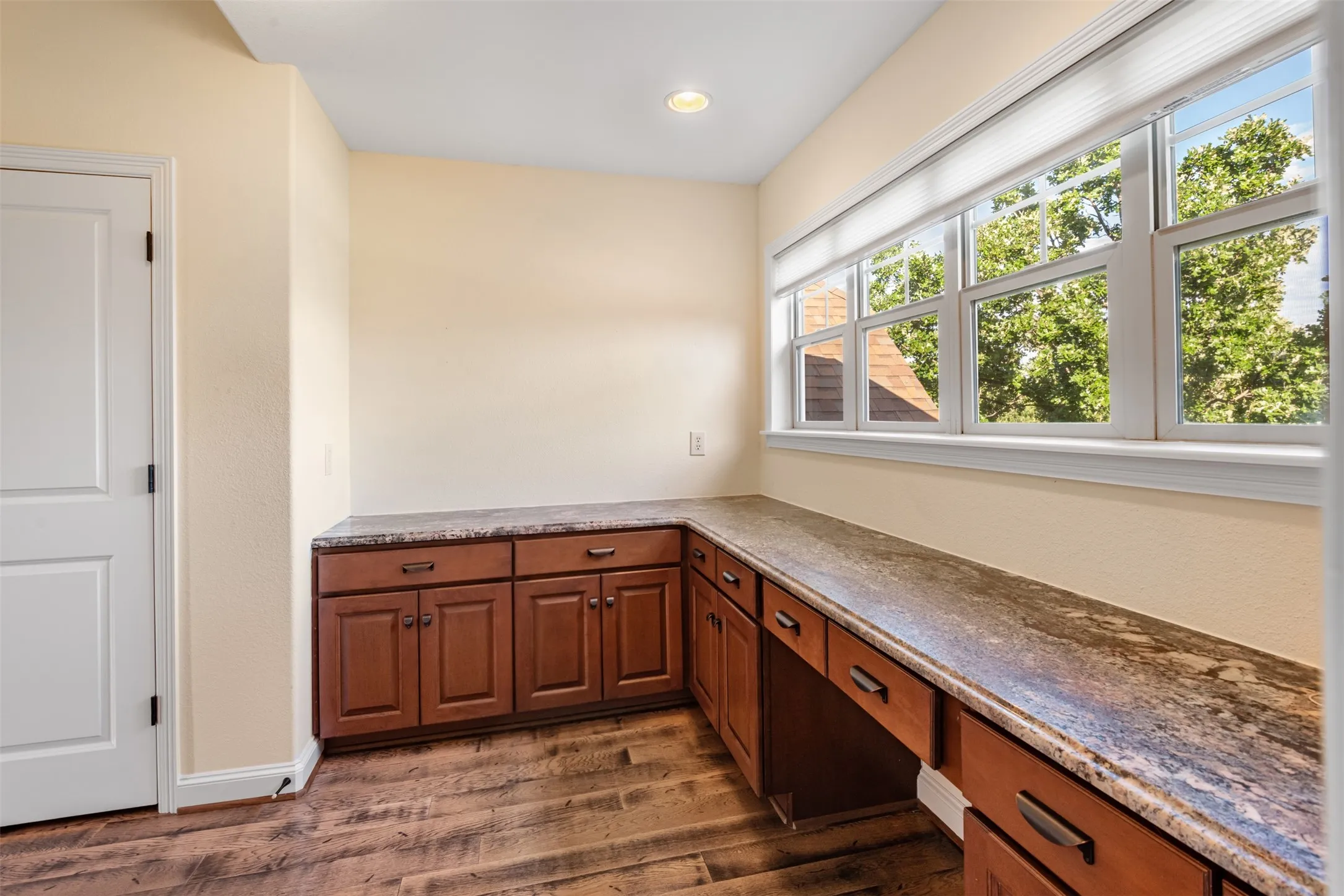Single Family Residence For Sale in Denton County , 1085 Timber Ridge Trail, Cross Roads, Texas 76227, 4 Bedroom, 4 Bathroom, 3 Garage spaces, 3,298 Sqft, built in 2007, mls#21310297, Real Estate Agent in Cross Roads, Homes For Sale in Denton county, Homes For Sale in Cross Roads, Realtor in Cross Roads Texas, Real Estate Brokerage Independent Realty Texas, Luminita Cordes Realtor