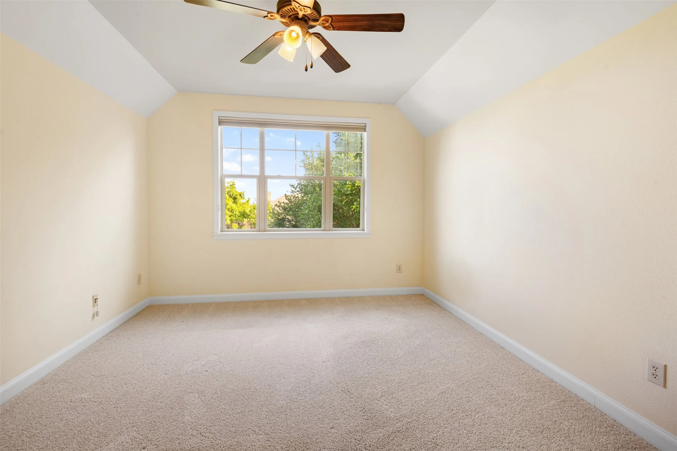 Single Family Residence For Sale in Denton County , 1085 Timber Ridge Trail, Cross Roads, Texas 76227, 4 Bedroom, 4 Bathroom, 3 Garage spaces, 3,298 Sqft, built in 2007, mls#21310297, Real Estate Agent in Cross Roads, Homes For Sale in Denton county, Homes For Sale in Cross Roads, Realtor in Cross Roads Texas, Real Estate Brokerage Independent Realty Texas, Luminita Cordes Realtor