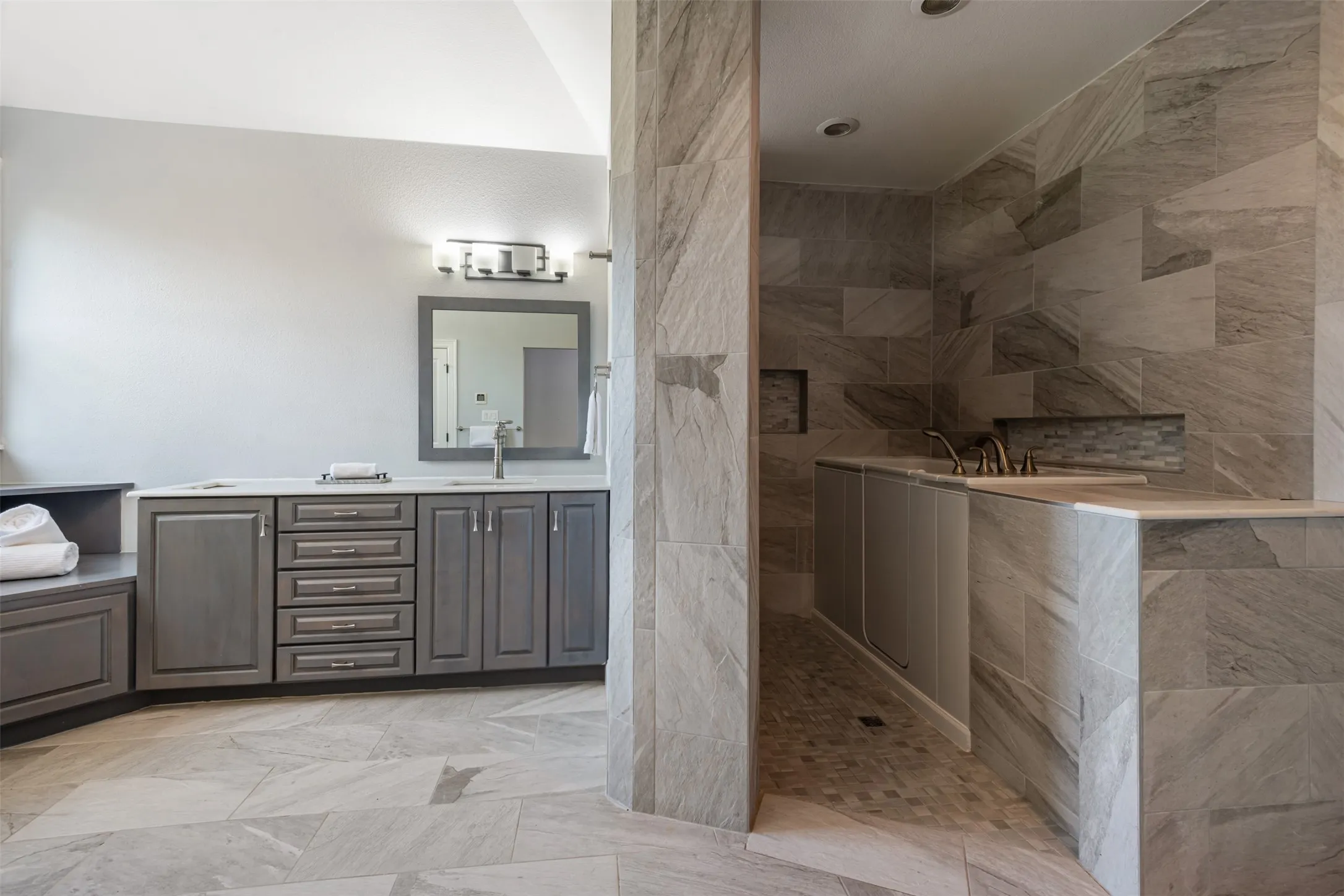 Single Family Residence For Sale in Denton County , 1085 Timber Ridge Trail, Cross Roads, Texas 76227, 4 Bedroom, 4 Bathroom, 3 Garage spaces, 3,298 Sqft, built in 2007, mls#21310297, Real Estate Agent in Cross Roads, Homes For Sale in Denton county, Homes For Sale in Cross Roads, Realtor in Cross Roads Texas, Real Estate Brokerage Independent Realty Texas, Luminita Cordes Realtor
