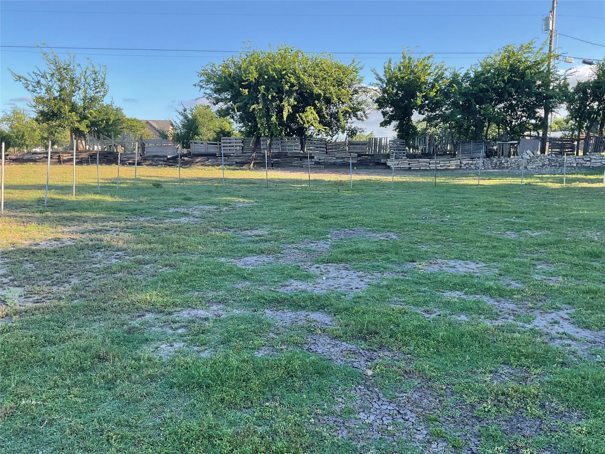 Single Family Residence For Sale in Hunt County , 5602 County Road 2526, Royse City, Texas 75189, 3 Bedroom, 2 Bathroom, 2 Garage spaces, 1,600 Sqft, built in 1986, mls#21307884, Real Estate Agent in Royse City, Homes For Sale in Hunt county, Homes For Sale in Royse City, Realtor in Royse City Texas, Real Estate Brokerage Independent Realty Texas, Luminita Cordes Realtor