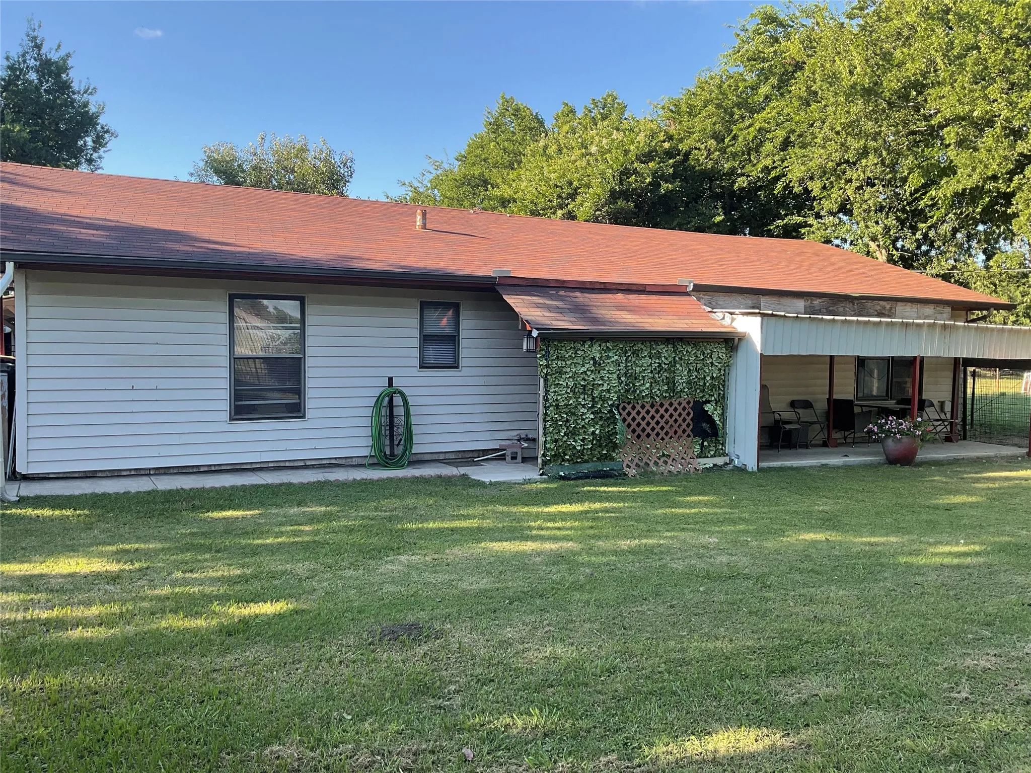Single Family Residence For Sale in Hunt County , 5602 County Road 2526, Royse City, Texas 75189, 3 Bedroom, 2 Bathroom, 2 Garage spaces, 1,600 Sqft, built in 1986, mls#21307884, Real Estate Agent in Royse City, Homes For Sale in Hunt county, Homes For Sale in Royse City, Realtor in Royse City Texas, Real Estate Brokerage Independent Realty Texas, Luminita Cordes Realtor