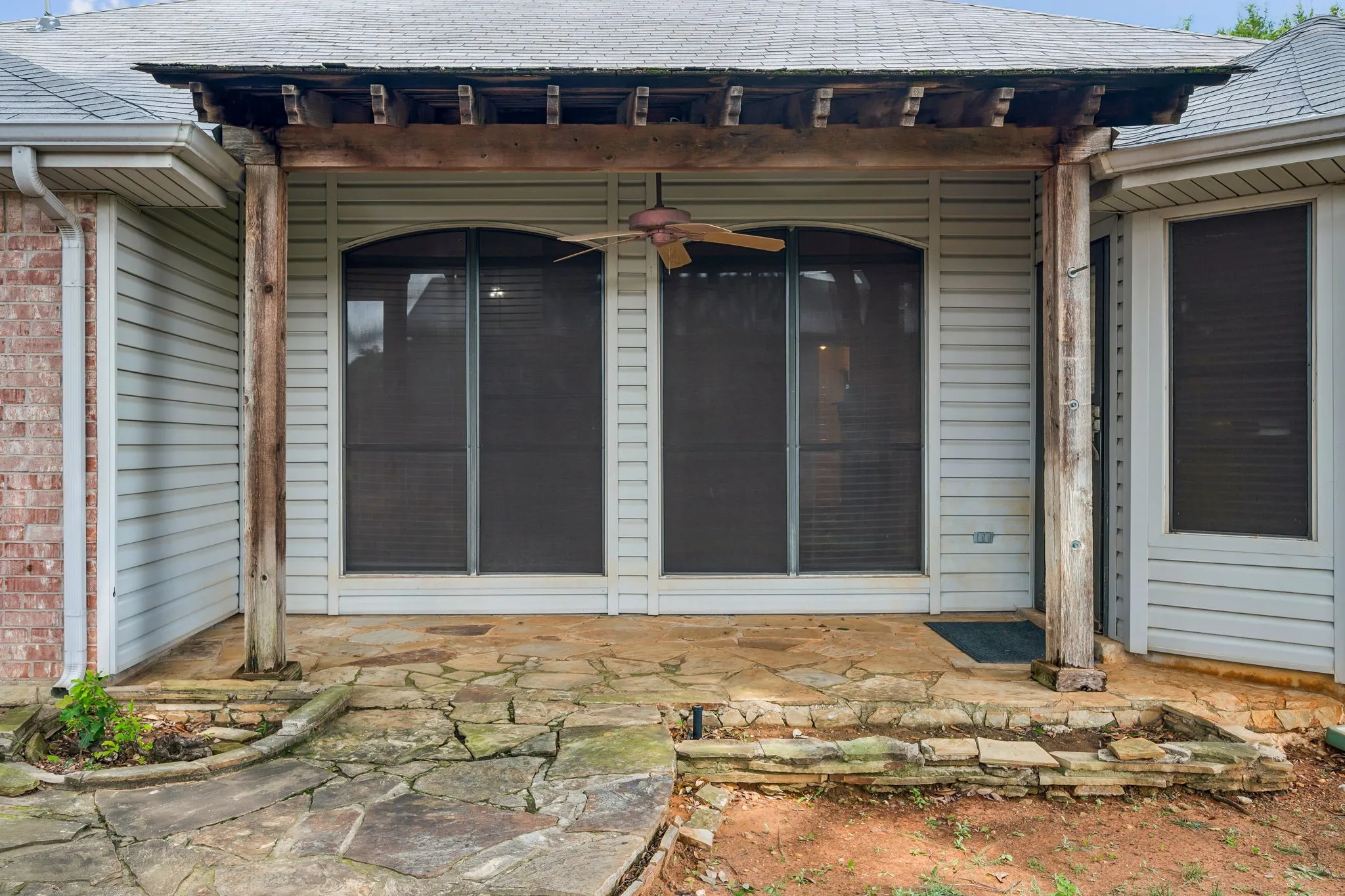 Single Family Residence For Sale in Denton County , 2612 Fountainview Drive, Corinth, Texas 76210, 3 Bedroom, 2 Bathroom, 2 Garage spaces, 1,741 Sqft, built in 1994, mls#21303352, Real Estate Agent in Corinth, Homes For Sale in Denton county, Homes For Sale in Corinth, Realtor in Corinth Texas, Real Estate Brokerage Independent Realty Texas, Luminita Cordes Realtor