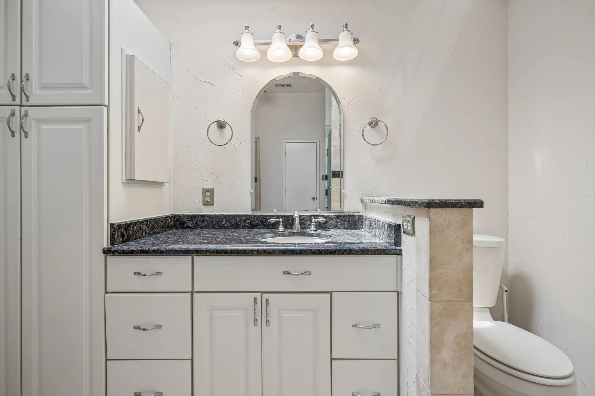 Single Family Residence For Sale in Denton County , 2612 Fountainview Drive, Corinth, Texas 76210, 3 Bedroom, 2 Bathroom, 2 Garage spaces, 1,741 Sqft, built in 1994, mls#21303352, Real Estate Agent in Corinth, Homes For Sale in Denton county, Homes For Sale in Corinth, Realtor in Corinth Texas, Real Estate Brokerage Independent Realty Texas, Luminita Cordes Realtor