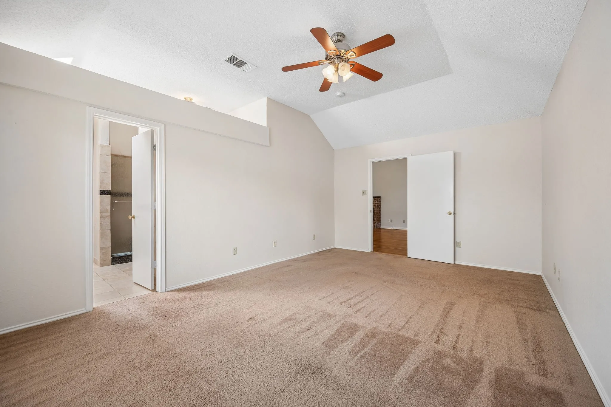 Single Family Residence For Sale in Denton County , 2612 Fountainview Drive, Corinth, Texas 76210, 3 Bedroom, 2 Bathroom, 2 Garage spaces, 1,741 Sqft, built in 1994, mls#21303352, Real Estate Agent in Corinth, Homes For Sale in Denton county, Homes For Sale in Corinth, Realtor in Corinth Texas, Real Estate Brokerage Independent Realty Texas, Luminita Cordes Realtor