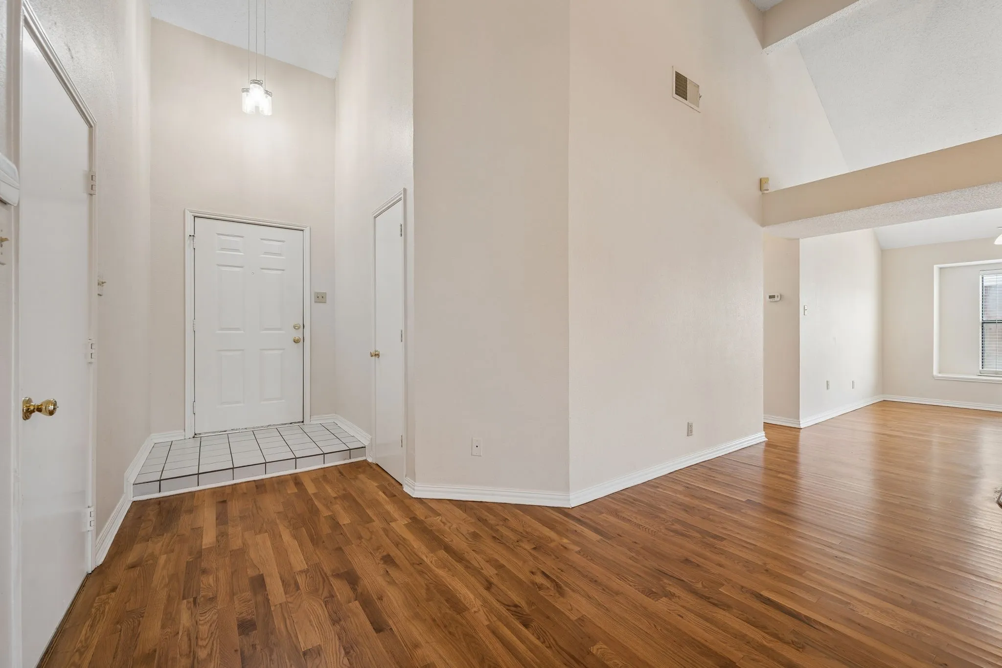 Single Family Residence For Sale in Denton County , 2612 Fountainview Drive, Corinth, Texas 76210, 3 Bedroom, 2 Bathroom, 2 Garage spaces, 1,741 Sqft, built in 1994, mls#21303352, Real Estate Agent in Corinth, Homes For Sale in Denton county, Homes For Sale in Corinth, Realtor in Corinth Texas, Real Estate Brokerage Independent Realty Texas, Luminita Cordes Realtor