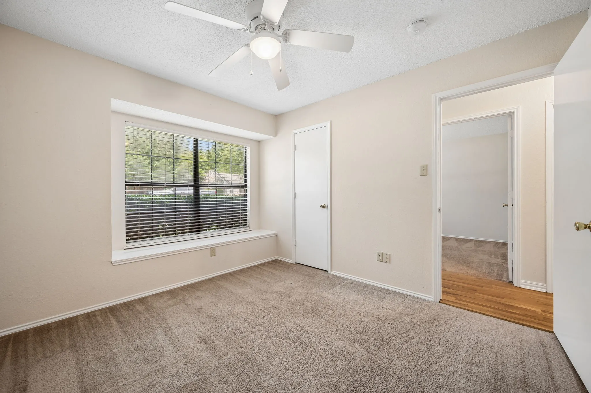 Single Family Residence For Sale in Denton County , 2612 Fountainview Drive, Corinth, Texas 76210, 3 Bedroom, 2 Bathroom, 2 Garage spaces, 1,741 Sqft, built in 1994, mls#21303352, Real Estate Agent in Corinth, Homes For Sale in Denton county, Homes For Sale in Corinth, Realtor in Corinth Texas, Real Estate Brokerage Independent Realty Texas, Luminita Cordes Realtor