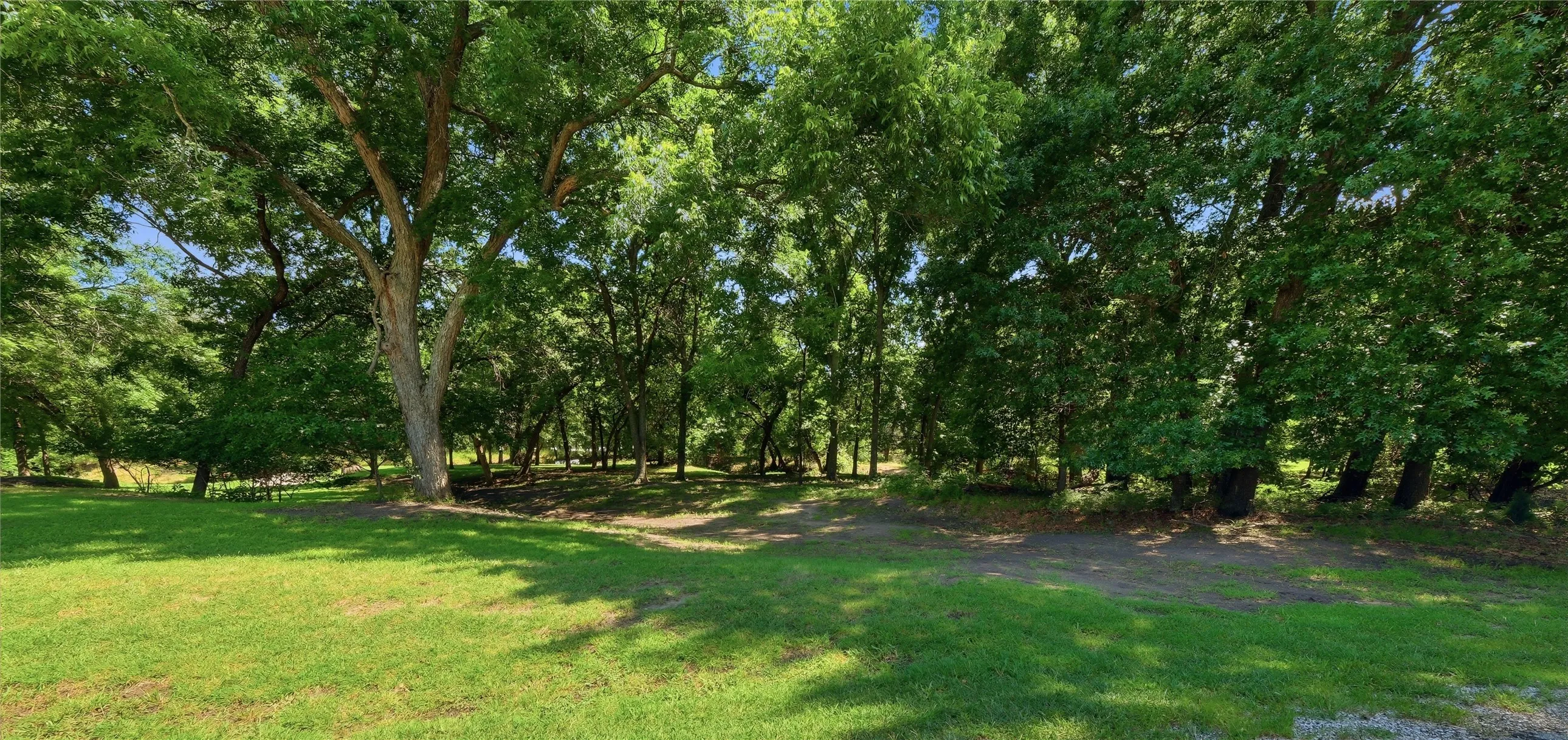 Single Family Residence For Sale in Parker County , 120 Lariat Court, Azle, Texas 76020, 0, 0, Garage spaces, 0 Sqft, built in 0, Price $220,000, mls#21302859, Real Estate Agent in Azle, Homes For Sale in Parker county, Homes For Sale in Azle, Realtor in Azle Texas, Real Estate Brokerage Independent Realty Texas, Luminita Cordes Realtor