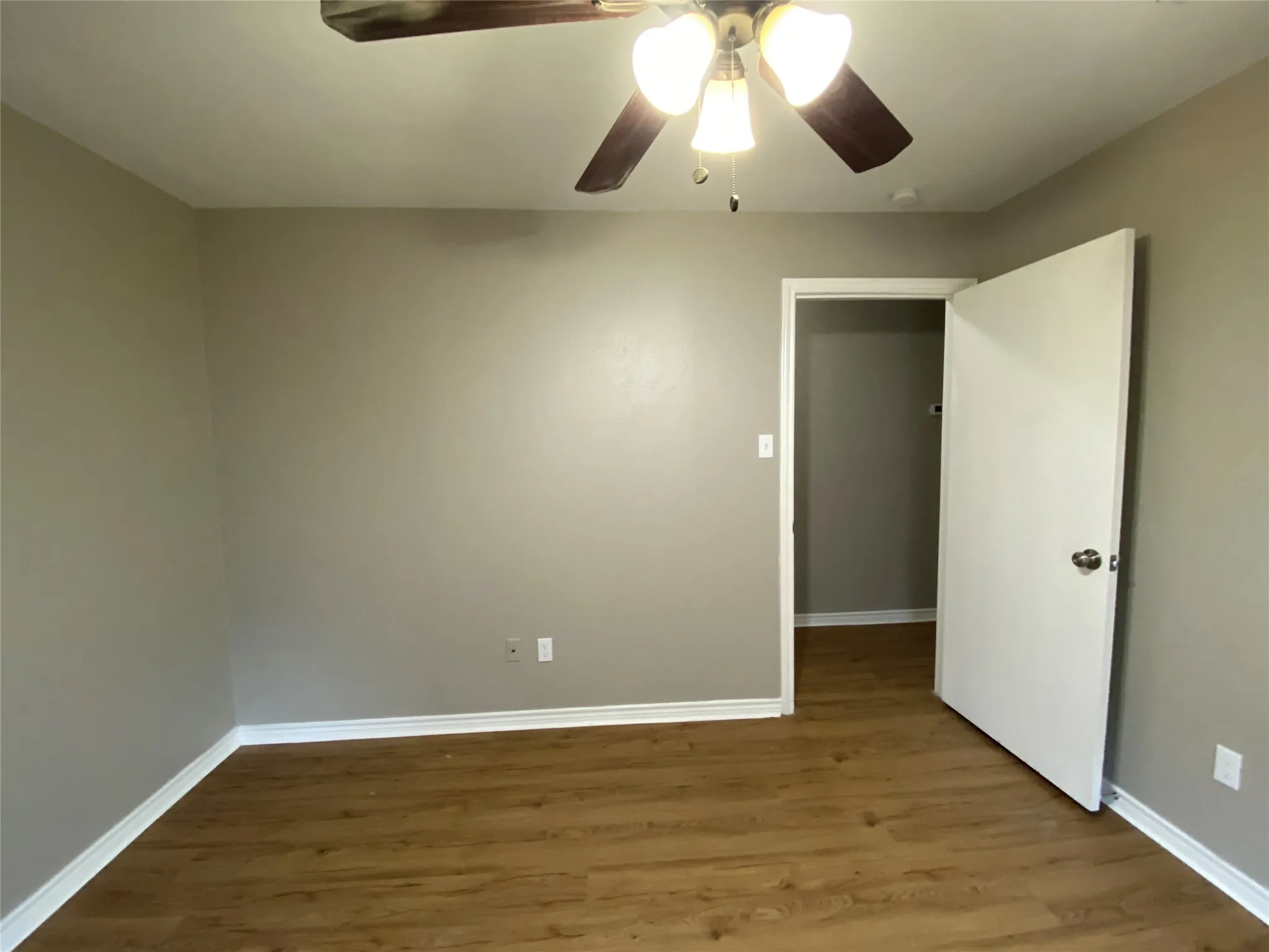 Single Family Residence For Rent in Rockwall County , 307 Wildwood Lane, Rockwall, Texas 75087, 3 Bedroom, 2 Bathroom, 2 Garage spaces, 1,740 Sqft, built in 1985, mls#21310686, Real Estate Agent in Rockwall, Homes For Rent in Rockwall county, Homes For Rent in Rockwall, Realtor in Rockwall Texas, Real Estate Brokerage Independent Realty Texas, Luminita Cordes Realtor