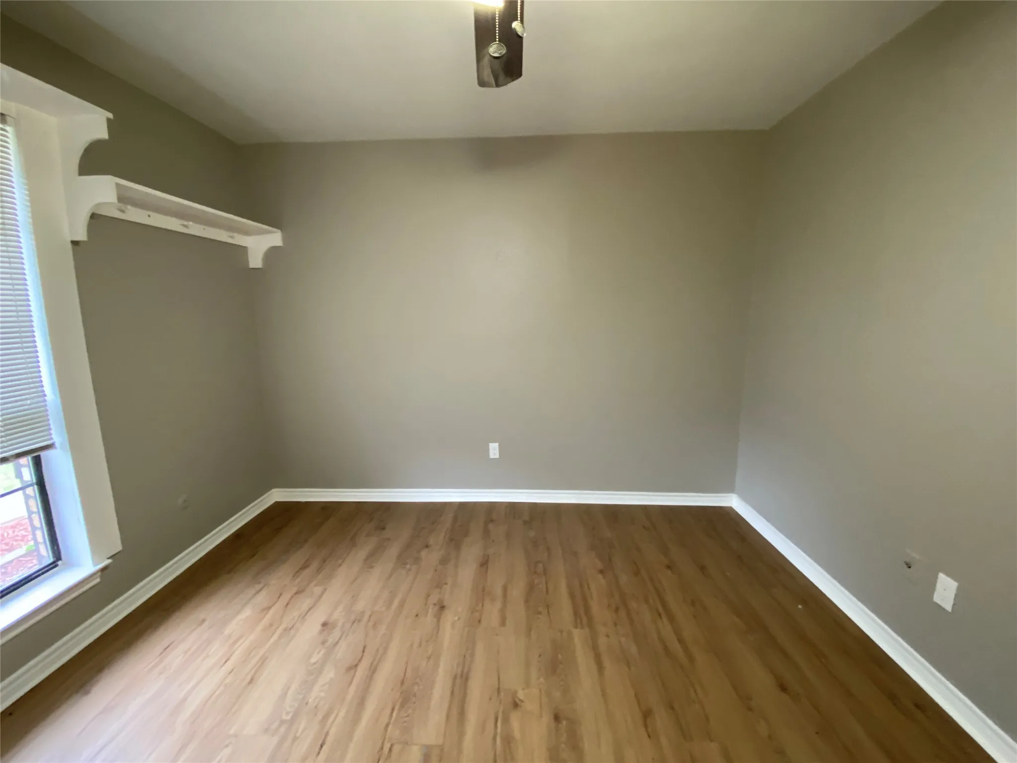 Single Family Residence For Rent in Rockwall County , 307 Wildwood Lane, Rockwall, Texas 75087, 3 Bedroom, 2 Bathroom, 2 Garage spaces, 1,740 Sqft, built in 1985, mls#21310686, Real Estate Agent in Rockwall, Homes For Rent in Rockwall county, Homes For Rent in Rockwall, Realtor in Rockwall Texas, Real Estate Brokerage Independent Realty Texas, Luminita Cordes Realtor