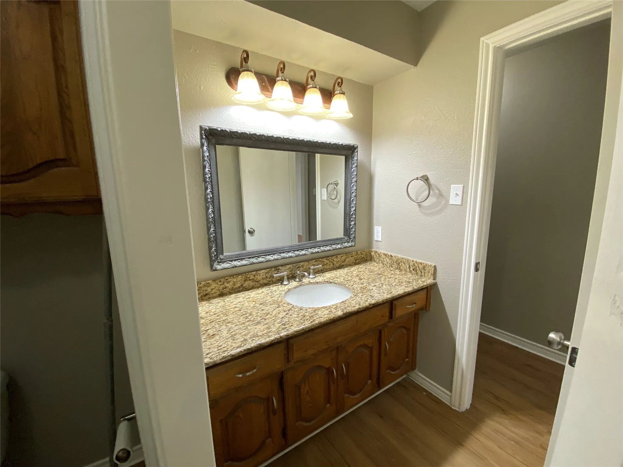 Single Family Residence For Rent in Rockwall County , 307 Wildwood Lane, Rockwall, Texas 75087, 3 Bedroom, 2 Bathroom, 2 Garage spaces, 1,740 Sqft, built in 1985, mls#21310686, Real Estate Agent in Rockwall, Homes For Rent in Rockwall county, Homes For Rent in Rockwall, Realtor in Rockwall Texas, Real Estate Brokerage Independent Realty Texas, Luminita Cordes Realtor