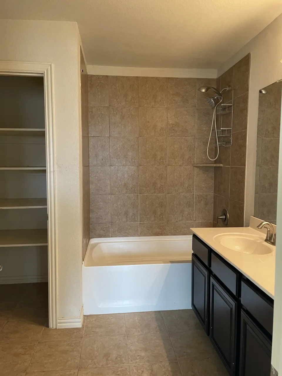 Townhouse For Rent in Tarrant County , 3049 Peyton Brook Drive, Fort Worth, Texas 76137, 3 Bedroom, 3 Bathroom, 2 Garage spaces, 1,498 Sqft, built in 2014, mls#21310508, Real Estate Agent in Fort Worth, Homes For Rent in Tarrant county, Homes For Rent in Fort Worth, Realtor in Fort Worth Texas, Real Estate Brokerage Independent Realty Texas, Luminita Cordes Realtor