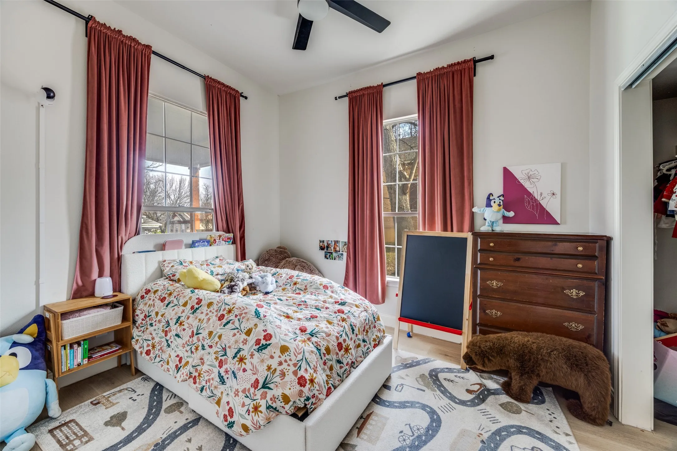 Single Family Residence For Sale in Grayson County , 1322 Sears Street W, Denison, Texas 75020, 3 Bedroom, 2 Bathroom, Garage spaces, 1,364 Sqft, built in 1920, mls#21309903, Real Estate Agent in Denison, Homes For Sale in Grayson county, Homes For Sale in Denison, Realtor in Denison Texas, Real Estate Brokerage Independent Realty Texas, Luminita Cordes Realtor