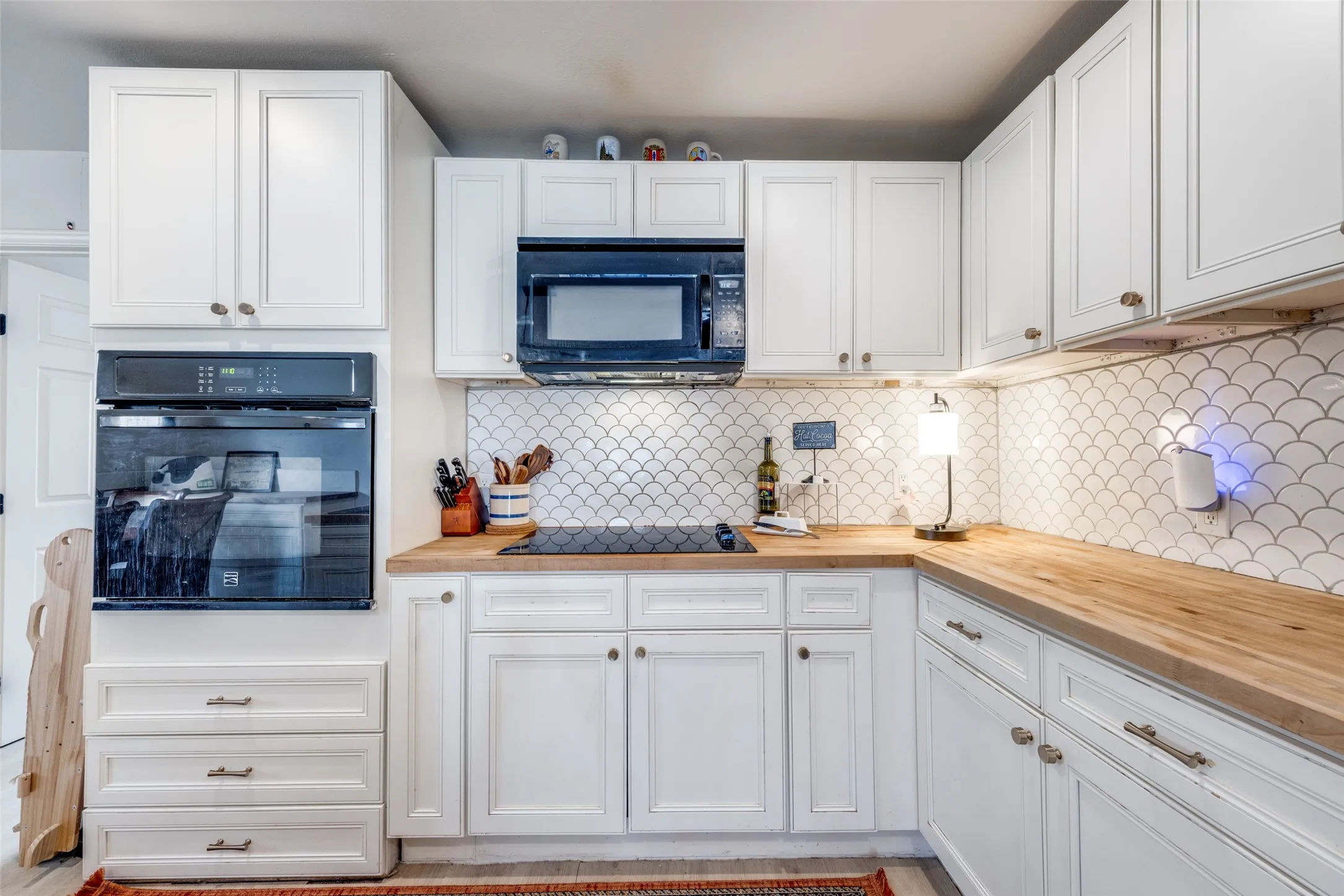 Single Family Residence For Sale in Grayson County , 1322 Sears Street W, Denison, Texas 75020, 3 Bedroom, 2 Bathroom, Garage spaces, 1,364 Sqft, built in 1920, mls#21309903, Real Estate Agent in Denison, Homes For Sale in Grayson county, Homes For Sale in Denison, Realtor in Denison Texas, Real Estate Brokerage Independent Realty Texas, Luminita Cordes Realtor