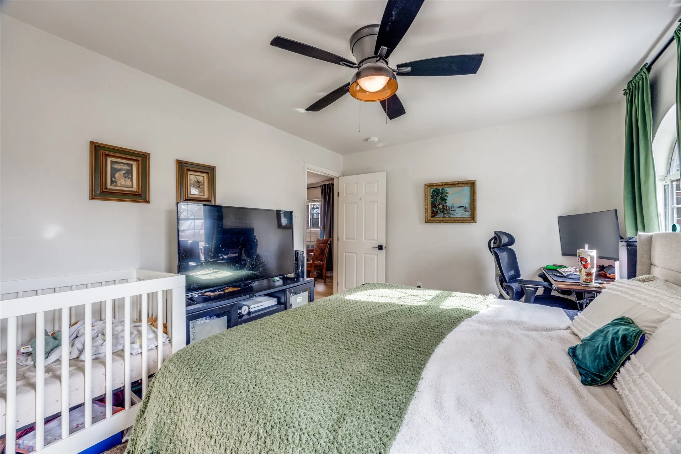 Single Family Residence For Sale in Grayson County , 1322 Sears Street W, Denison, Texas 75020, 3 Bedroom, 2 Bathroom, Garage spaces, 1,364 Sqft, built in 1920, mls#21309903, Real Estate Agent in Denison, Homes For Sale in Grayson county, Homes For Sale in Denison, Realtor in Denison Texas, Real Estate Brokerage Independent Realty Texas, Luminita Cordes Realtor