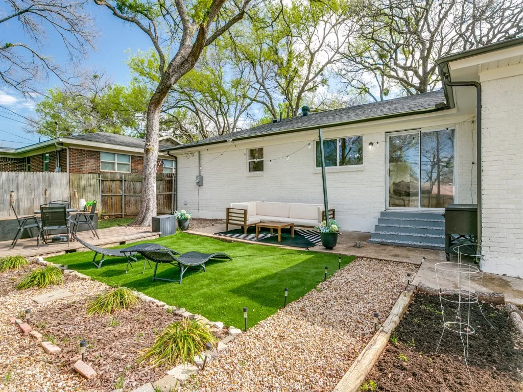 Single Family Residence For Sale in Tarrant County , 708 Oakwood Drive, Euless, Texas 76040, 4 Bedroom, 3 Bathroom, Garage spaces, 2,064 Sqft, built in 1959, mls#21309688, Real Estate Agent in Euless, Homes For Sale in Tarrant county, Homes For Sale in Euless, Realtor in Euless Texas, Real Estate Brokerage Independent Realty Texas, Luminita Cordes Realtor