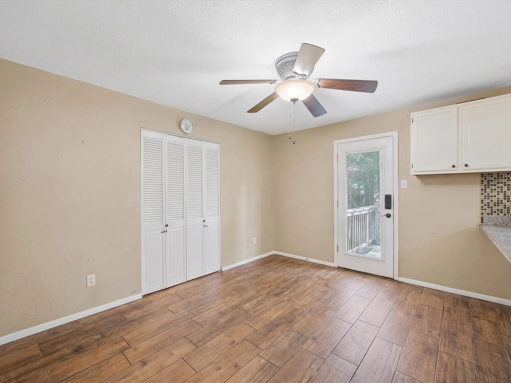 Single Family Residence For Sale in Tarrant County , 6000 Bettinger Drive, Colleyville, Texas 76034, 3 Bedroom, 2 Bathroom, 2 Garage spaces, 1,508 Sqft, built in 1965, mls#21310332, Real Estate Agent in Colleyville, Homes For Sale in Tarrant county, Homes For Sale in Colleyville, Realtor in Colleyville Texas, Real Estate Brokerage Independent Realty Texas, Luminita Cordes Realtor
