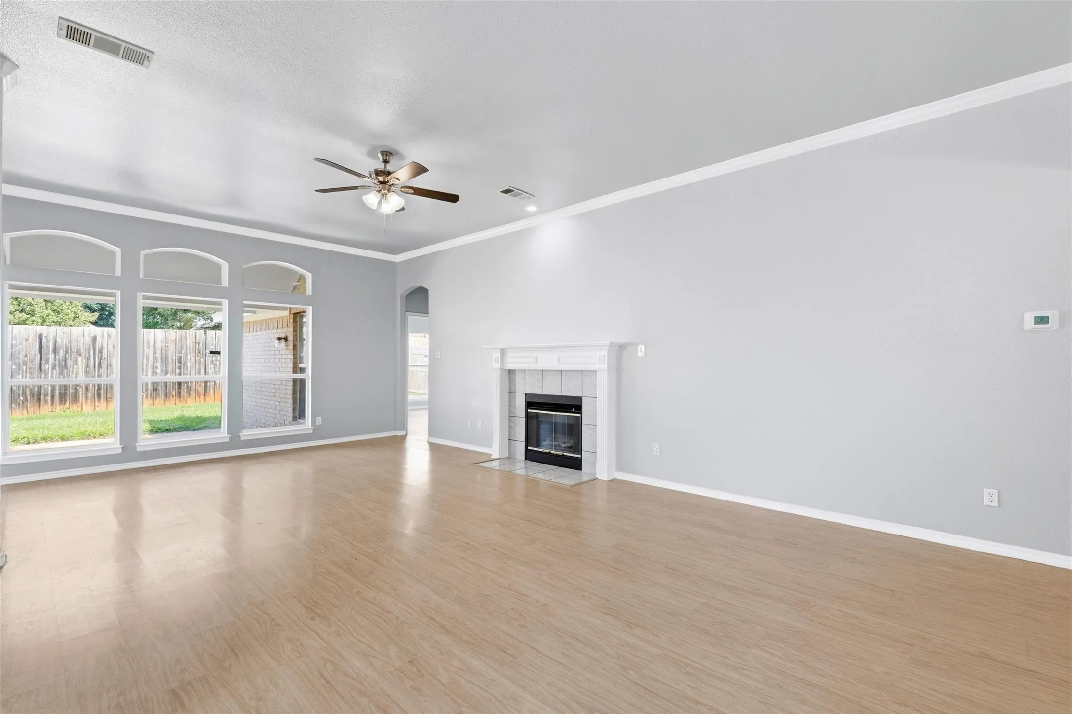 Single Family Residence For Sale in Tarrant County , 12601 Red Cedar Drive, Fort Worth, Texas 76040, 3 Bedroom, 2 Bathroom, 2 Garage spaces, 1,758 Sqft, built in 2000, mls#21310695, Real Estate Agent in Fort Worth, Homes For Sale in Tarrant county, Homes For Sale in Fort Worth, Realtor in Fort Worth Texas, Real Estate Brokerage Independent Realty Texas, Luminita Cordes Realtor