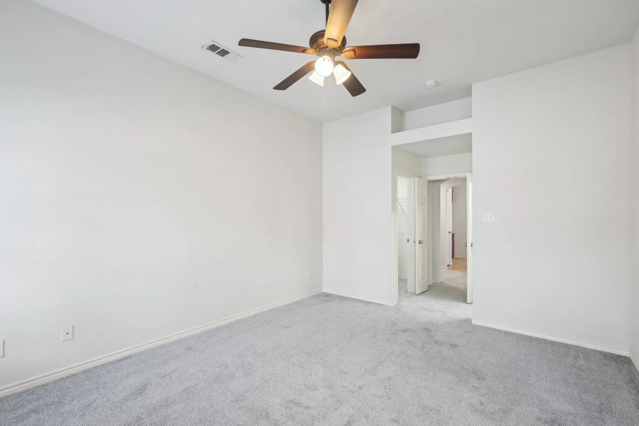Single Family Residence For Rent in Denton County , 1280 Seymour Drive, Frisco, Texas 75033, 4 Bedroom, 2 Bathroom, 2 Garage spaces, 2,276 Sqft, built in 2005, mls#21310733, Real Estate Agent in Frisco, Homes For Rent in Denton county, Homes For Rent in Frisco, Realtor in Frisco Texas, Real Estate Brokerage Independent Realty Texas, Luminita Cordes Realtor