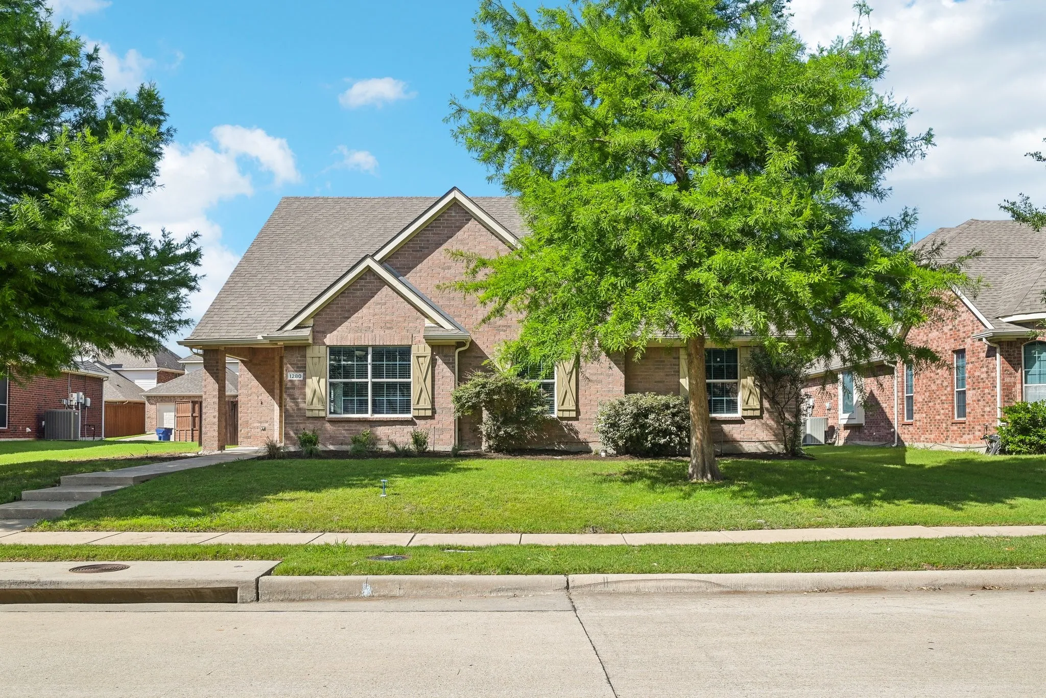 Single Family Residence For Rent in Denton County , 1280 Seymour Drive, Frisco, Texas 75033, 4 Bedroom, 2 Bathroom, 2 Garage spaces, 2,276 Sqft, built in 2005, mls#21310733, Real Estate Agent in Frisco, Homes For Rent in Denton county, Homes For Rent in Frisco, Realtor in Frisco Texas, Real Estate Brokerage Independent Realty Texas, Luminita Cordes Realtor