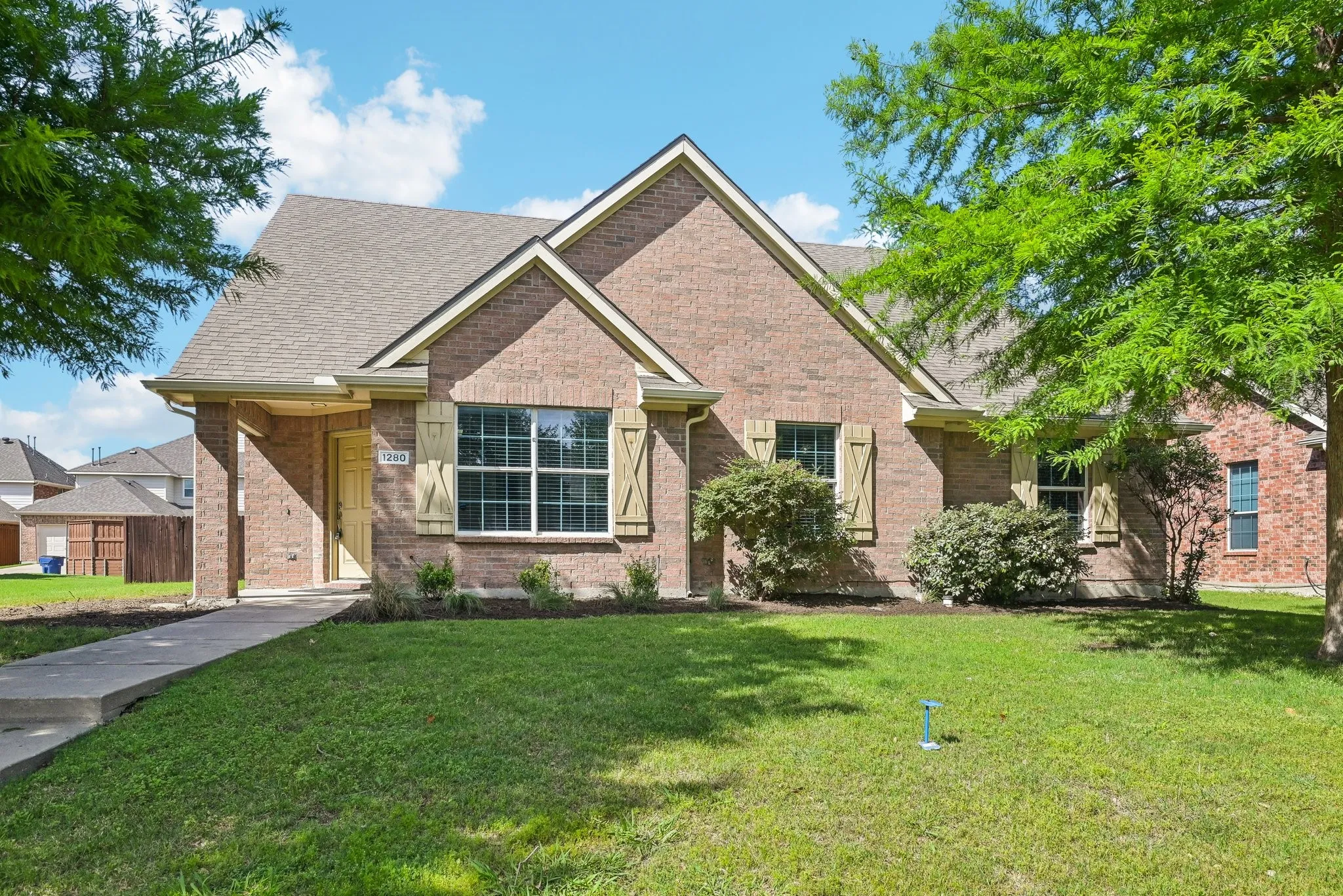 Single Family Residence For Rent in Denton County , 1280 Seymour Drive, Frisco, Texas 75033, 4 Bedroom, 2 Bathroom, 2 Garage spaces, 2,276 Sqft, built in 2005, mls#21310733, Real Estate Agent in Frisco, Homes For Rent in Denton county, Homes For Rent in Frisco, Realtor in Frisco Texas, Real Estate Brokerage Independent Realty Texas, Luminita Cordes Realtor