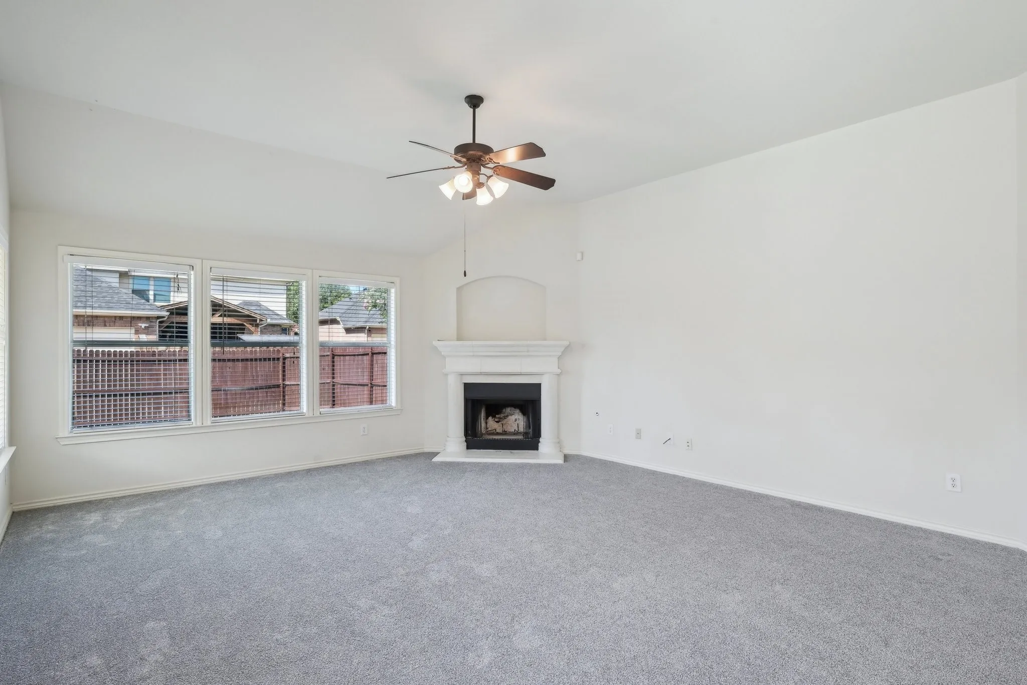 Single Family Residence For Rent in Denton County , 1280 Seymour Drive, Frisco, Texas 75033, 4 Bedroom, 2 Bathroom, 2 Garage spaces, 2,276 Sqft, built in 2005, mls#21310733, Real Estate Agent in Frisco, Homes For Rent in Denton county, Homes For Rent in Frisco, Realtor in Frisco Texas, Real Estate Brokerage Independent Realty Texas, Luminita Cordes Realtor