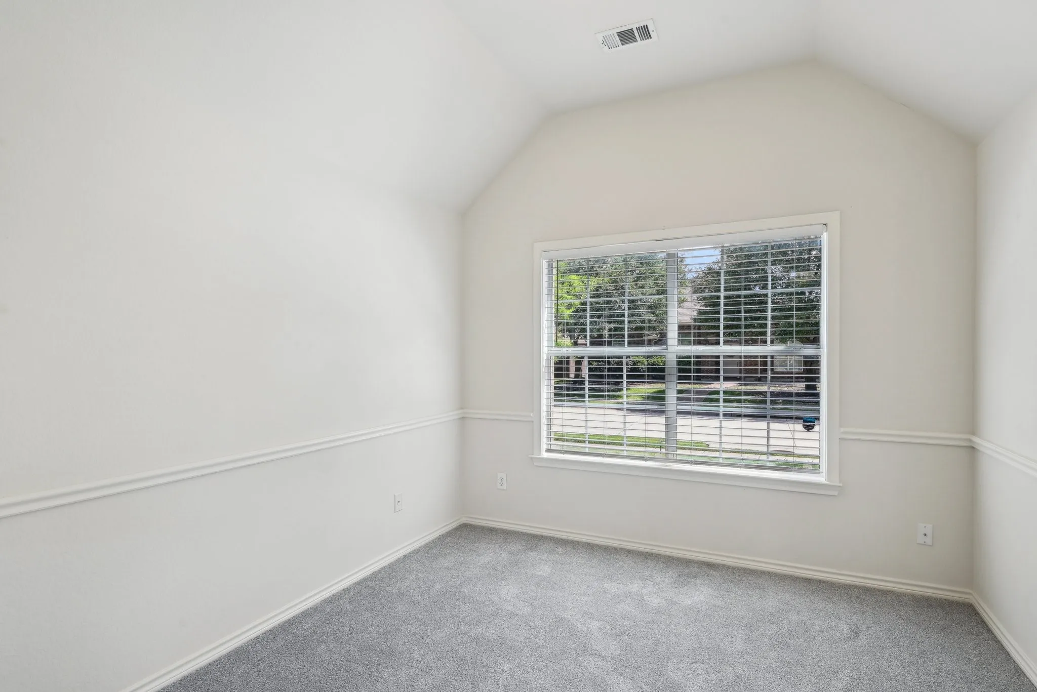 Single Family Residence For Rent in Denton County , 1280 Seymour Drive, Frisco, Texas 75033, 4 Bedroom, 2 Bathroom, 2 Garage spaces, 2,276 Sqft, built in 2005, mls#21310733, Real Estate Agent in Frisco, Homes For Rent in Denton county, Homes For Rent in Frisco, Realtor in Frisco Texas, Real Estate Brokerage Independent Realty Texas, Luminita Cordes Realtor