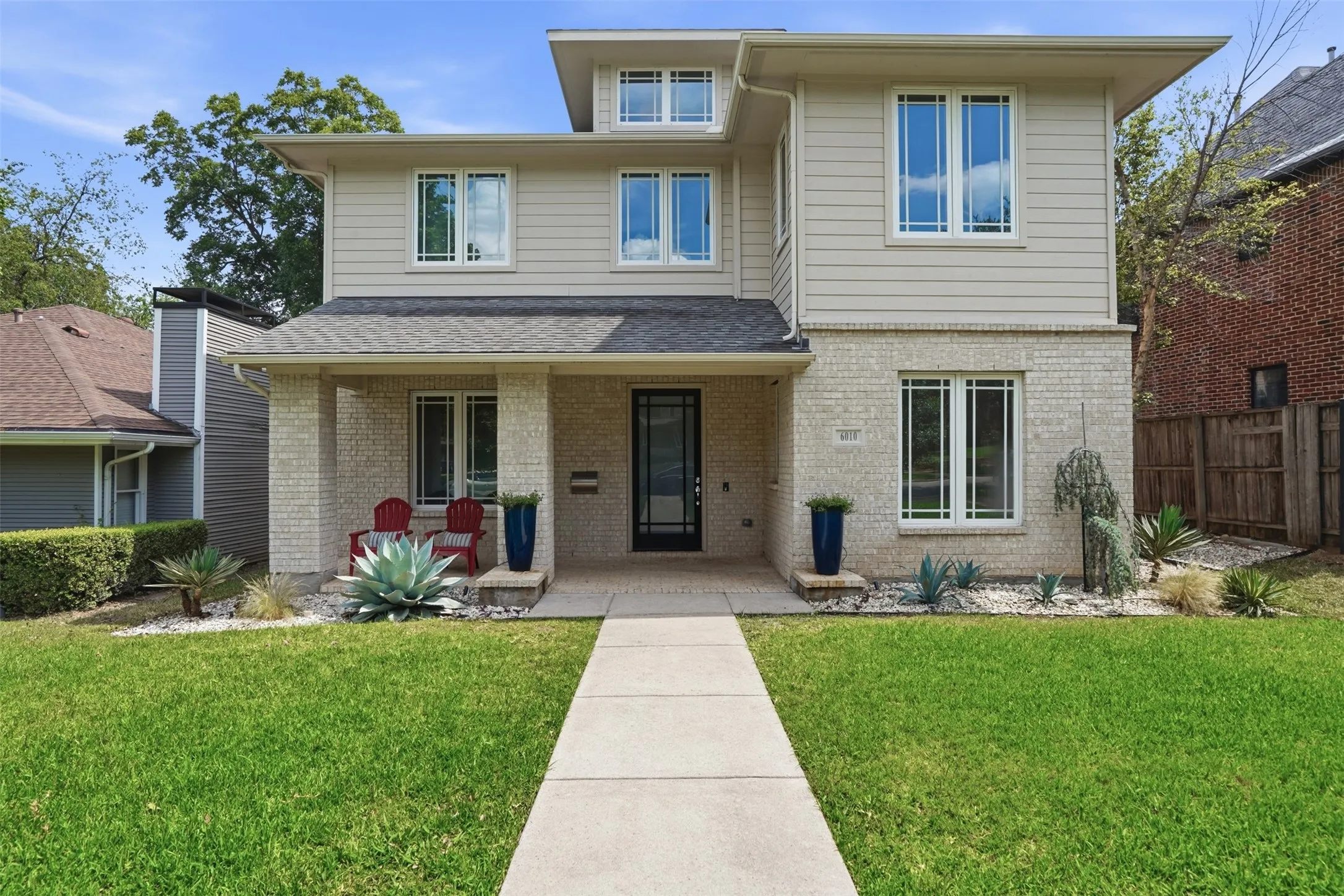 Single Family Residence For Sale in Dallas County , 6010 Belmont Avenue, Dallas, Texas 75206, 3 Bedroom, 4 Bathroom, 3 Garage spaces, 3,597 Sqft, built in 2014, mls#21291447, Real Estate Agent in Dallas, Homes For Sale in Dallas county, Homes For Sale in Dallas, Realtor in Dallas Texas, Real Estate Brokerage Independent Realty Texas, Luminita Cordes Realtor