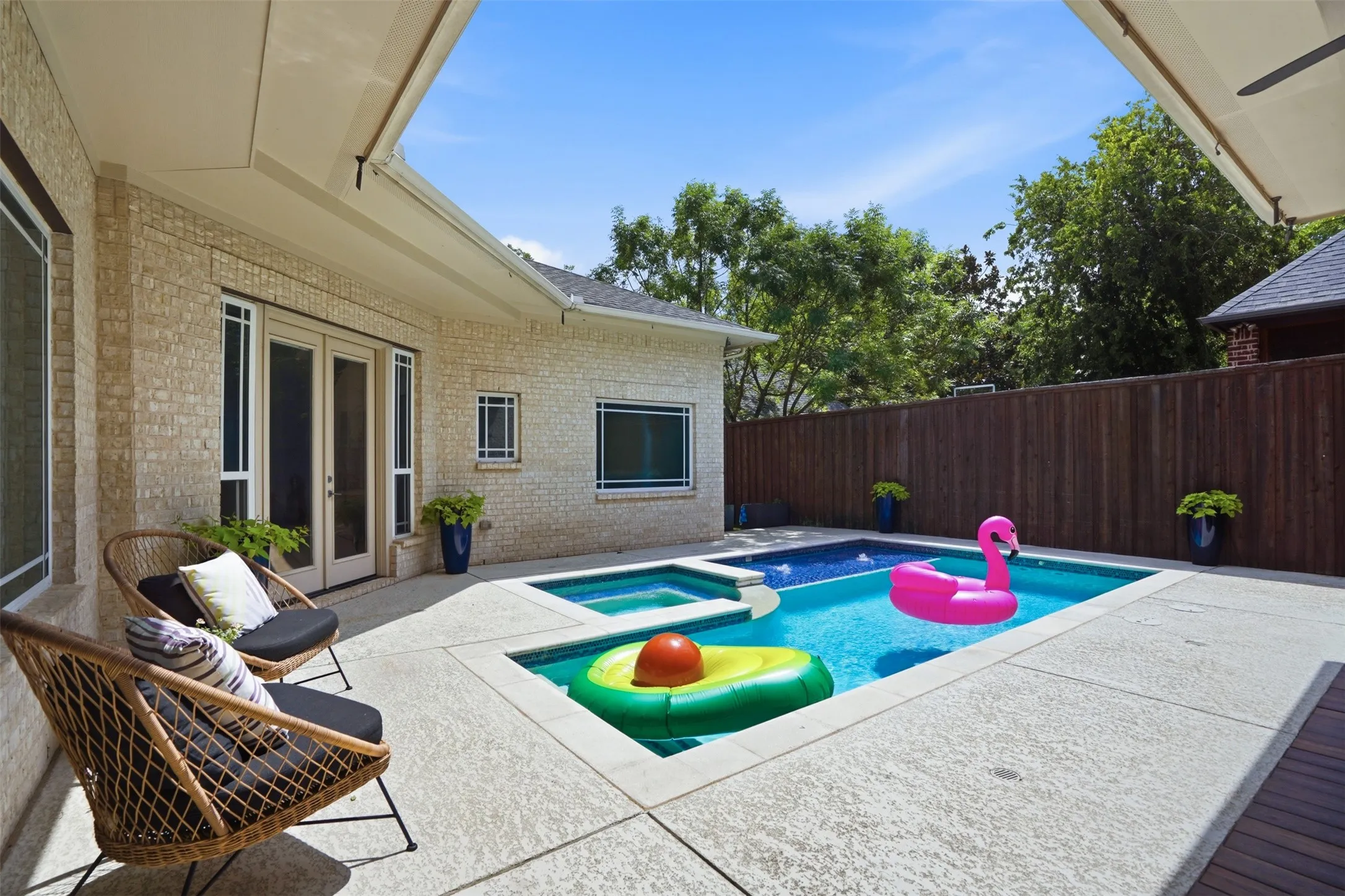 Single Family Residence For Sale in Dallas County , 6010 Belmont Avenue, Dallas, Texas 75206, 3 Bedroom, 4 Bathroom, 3 Garage spaces, 3,597 Sqft, built in 2014, mls#21291447, Real Estate Agent in Dallas, Homes For Sale in Dallas county, Homes For Sale in Dallas, Realtor in Dallas Texas, Real Estate Brokerage Independent Realty Texas, Luminita Cordes Realtor