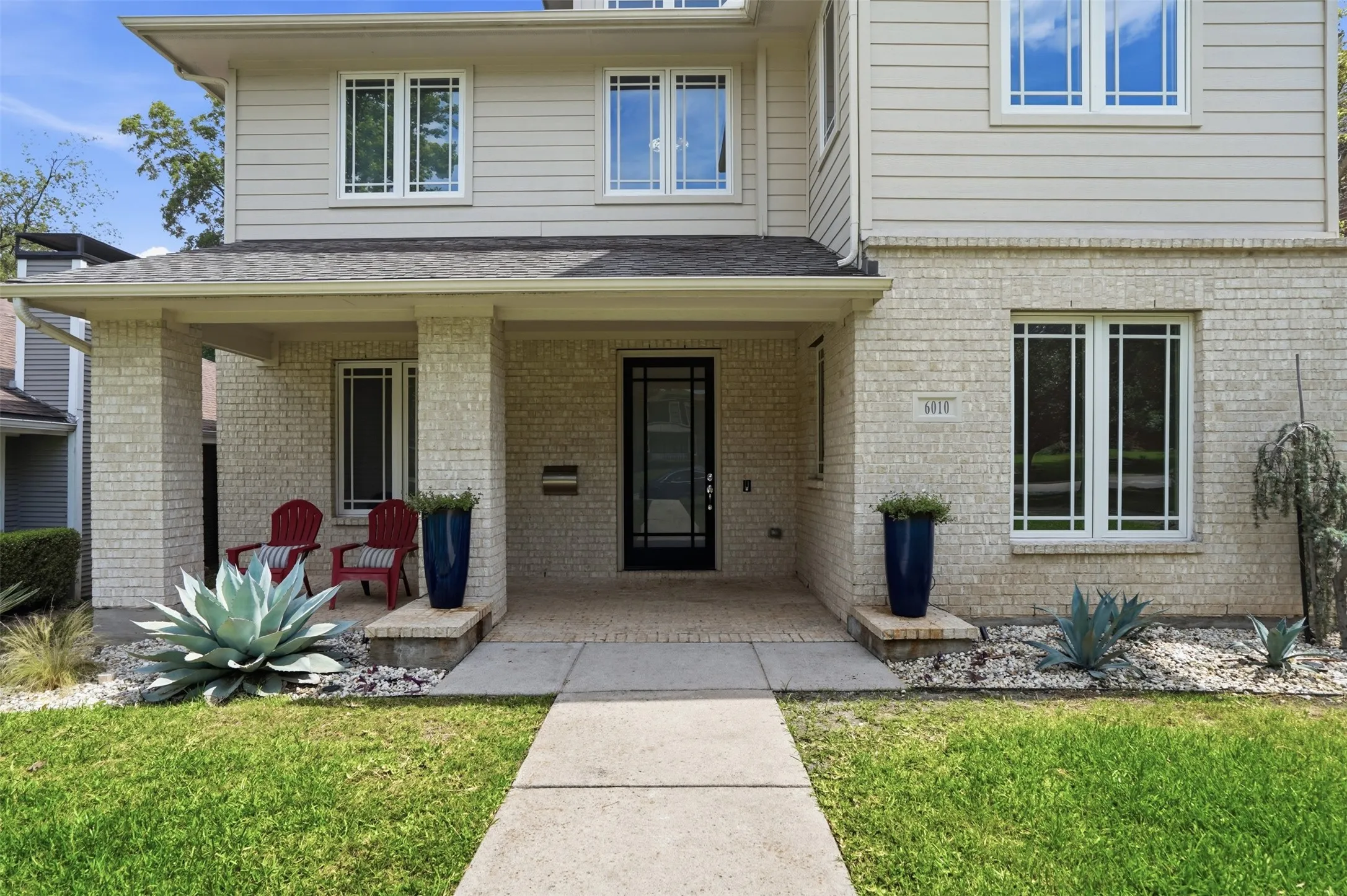 Single Family Residence For Sale in Dallas County , 6010 Belmont Avenue, Dallas, Texas 75206, 3 Bedroom, 4 Bathroom, 3 Garage spaces, 3,597 Sqft, built in 2014, mls#21291447, Real Estate Agent in Dallas, Homes For Sale in Dallas county, Homes For Sale in Dallas, Realtor in Dallas Texas, Real Estate Brokerage Independent Realty Texas, Luminita Cordes Realtor