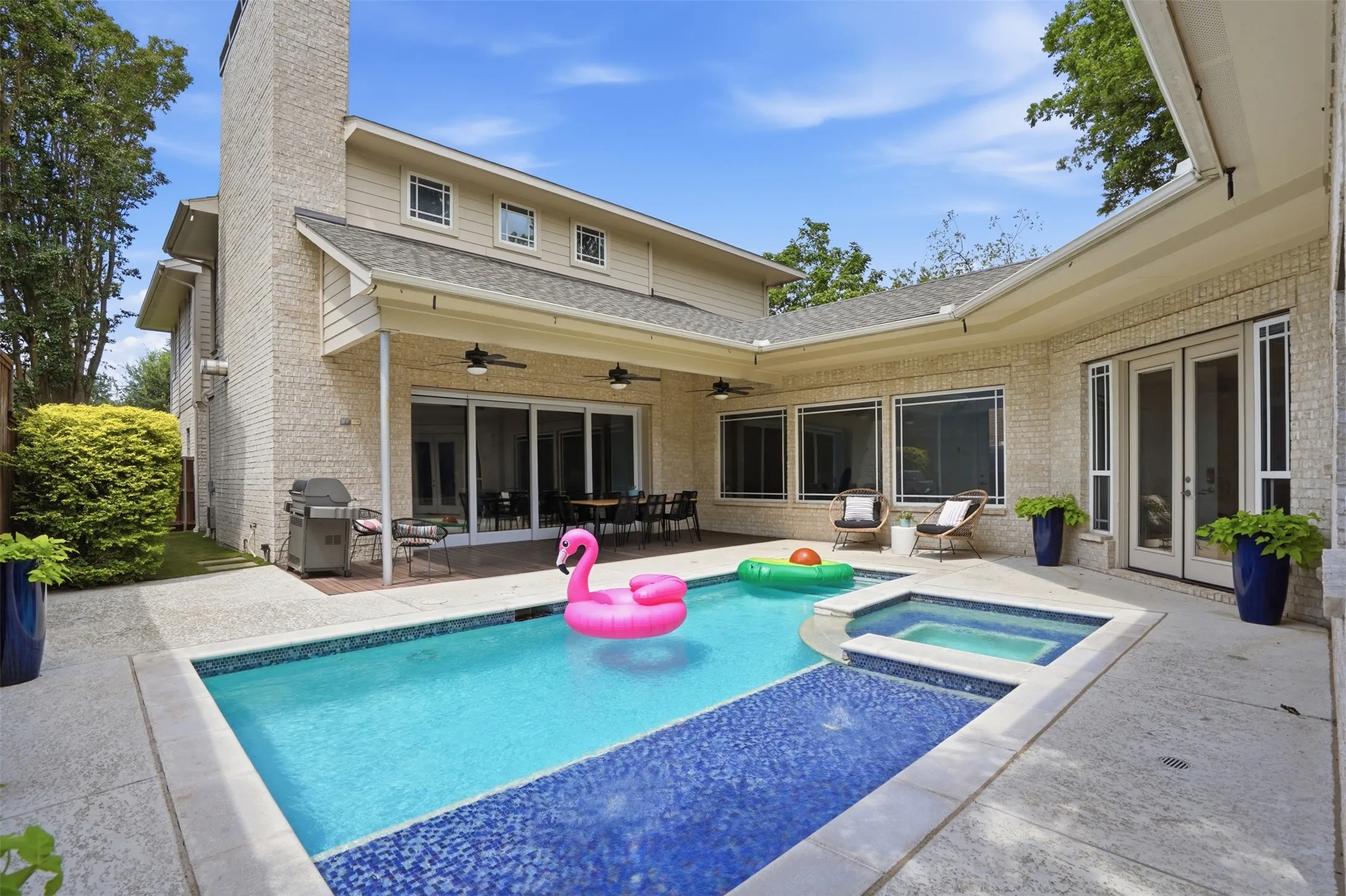 Single Family Residence For Sale in Dallas County , 6010 Belmont Avenue, Dallas, Texas 75206, 3 Bedroom, 4 Bathroom, 3 Garage spaces, 3,597 Sqft, built in 2014, mls#21291447, Real Estate Agent in Dallas, Homes For Sale in Dallas county, Homes For Sale in Dallas, Realtor in Dallas Texas, Real Estate Brokerage Independent Realty Texas, Luminita Cordes Realtor