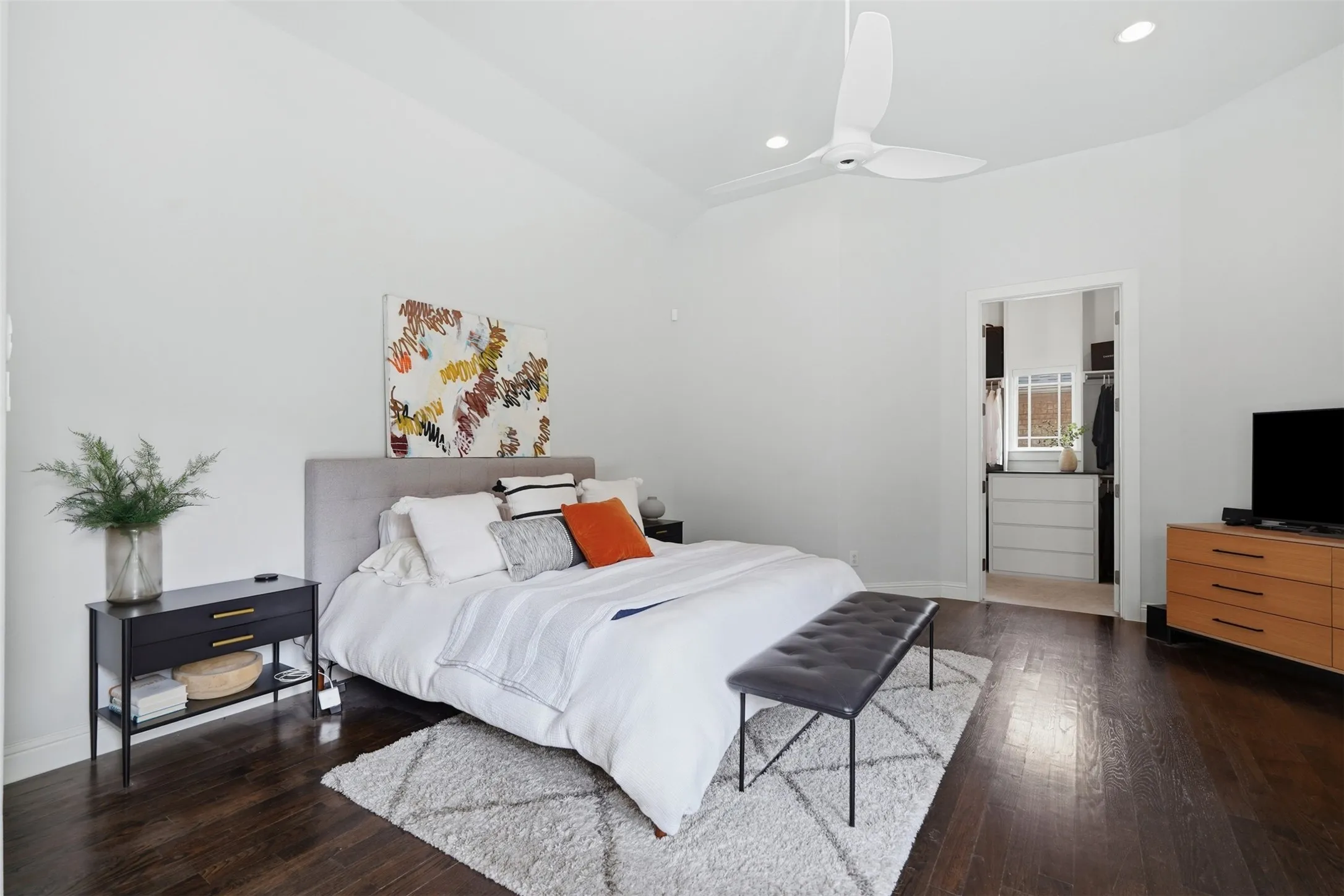 Single Family Residence For Sale in Dallas County , 6010 Belmont Avenue, Dallas, Texas 75206, 3 Bedroom, 4 Bathroom, 3 Garage spaces, 3,597 Sqft, built in 2014, mls#21291447, Real Estate Agent in Dallas, Homes For Sale in Dallas county, Homes For Sale in Dallas, Realtor in Dallas Texas, Real Estate Brokerage Independent Realty Texas, Luminita Cordes Realtor