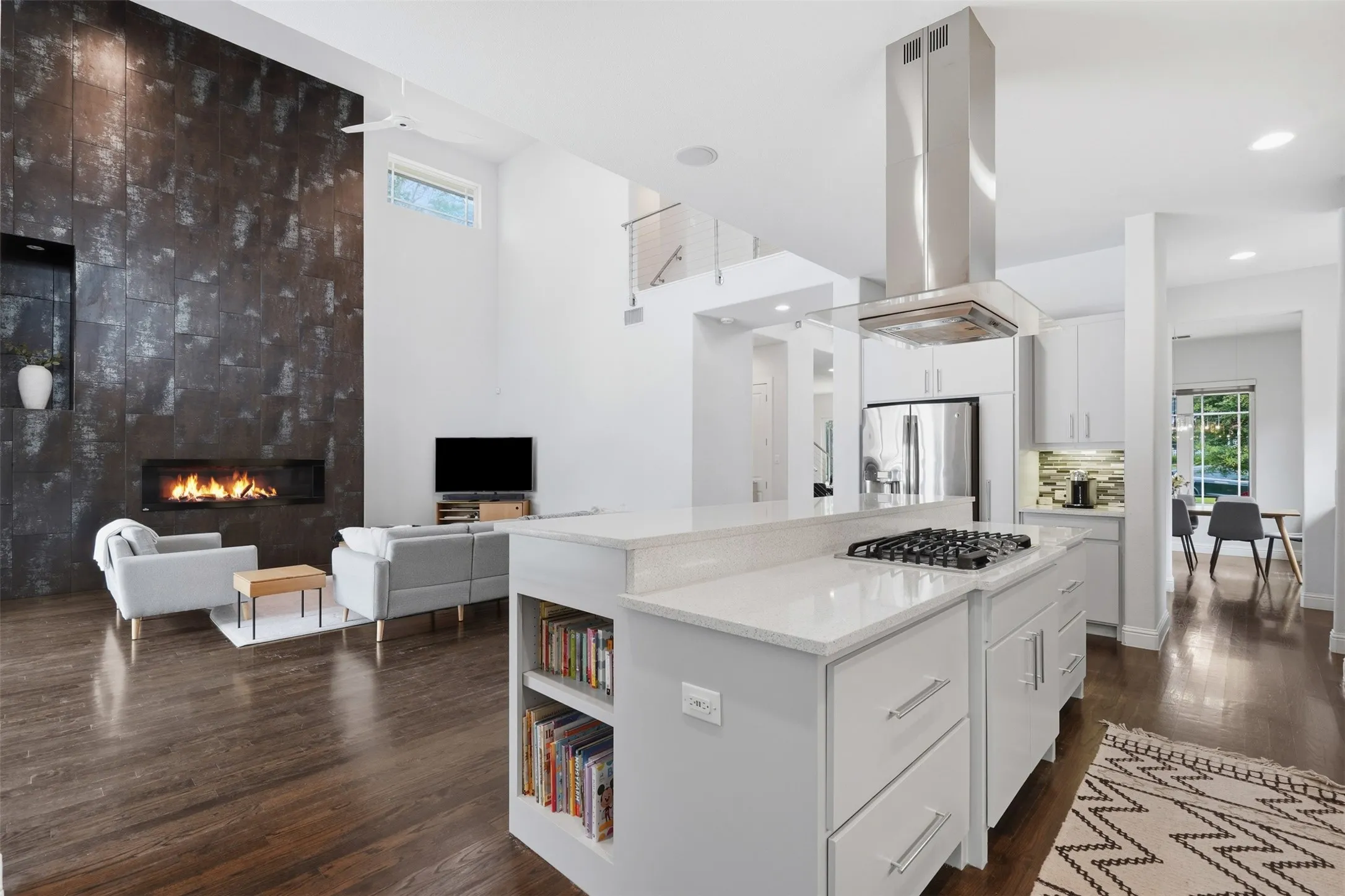 Single Family Residence For Sale in Dallas County , 6010 Belmont Avenue, Dallas, Texas 75206, 3 Bedroom, 4 Bathroom, 3 Garage spaces, 3,597 Sqft, built in 2014, mls#21291447, Real Estate Agent in Dallas, Homes For Sale in Dallas county, Homes For Sale in Dallas, Realtor in Dallas Texas, Real Estate Brokerage Independent Realty Texas, Luminita Cordes Realtor