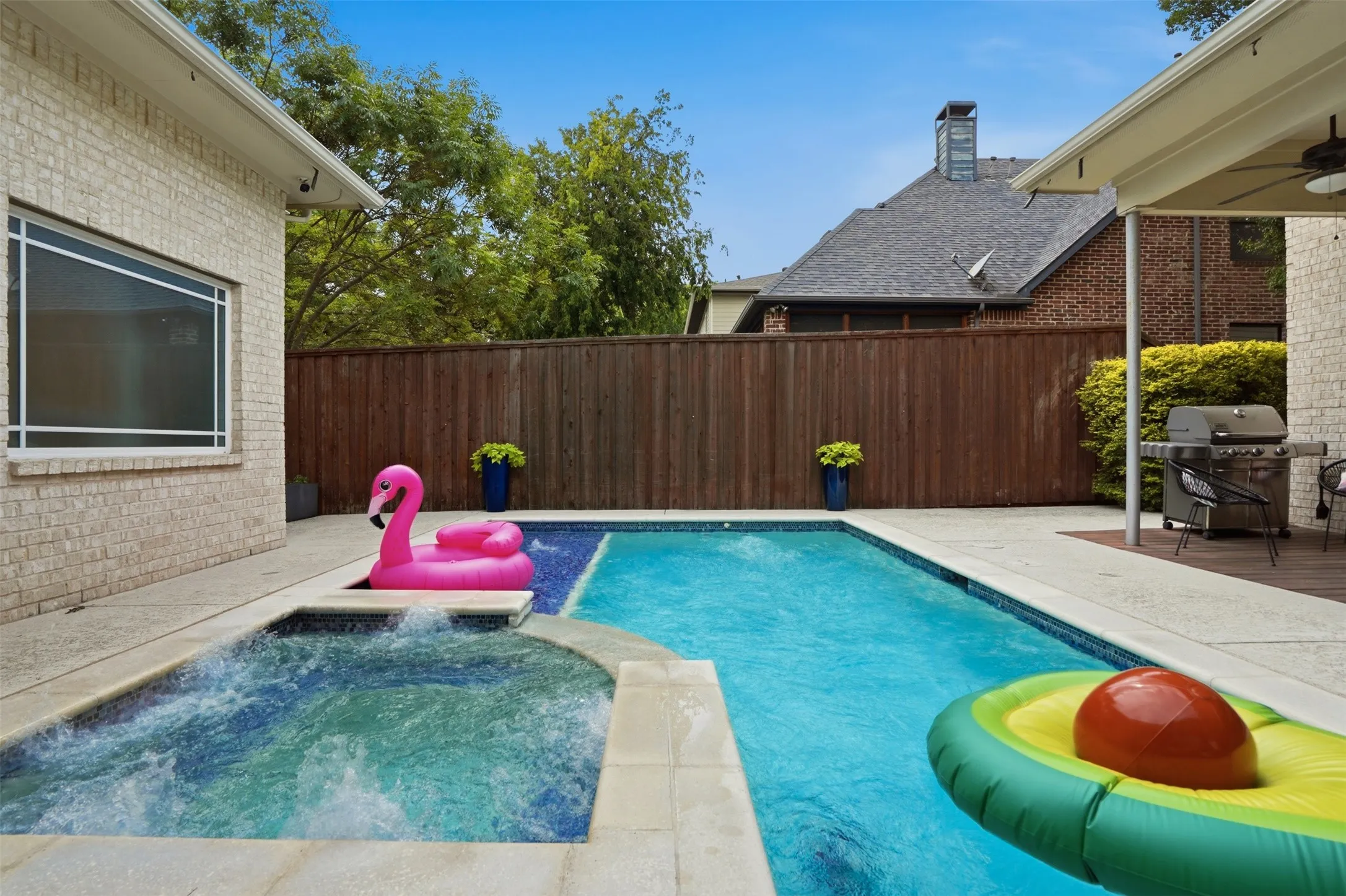 Single Family Residence For Sale in Dallas County , 6010 Belmont Avenue, Dallas, Texas 75206, 3 Bedroom, 4 Bathroom, 3 Garage spaces, 3,597 Sqft, built in 2014, mls#21291447, Real Estate Agent in Dallas, Homes For Sale in Dallas county, Homes For Sale in Dallas, Realtor in Dallas Texas, Real Estate Brokerage Independent Realty Texas, Luminita Cordes Realtor
