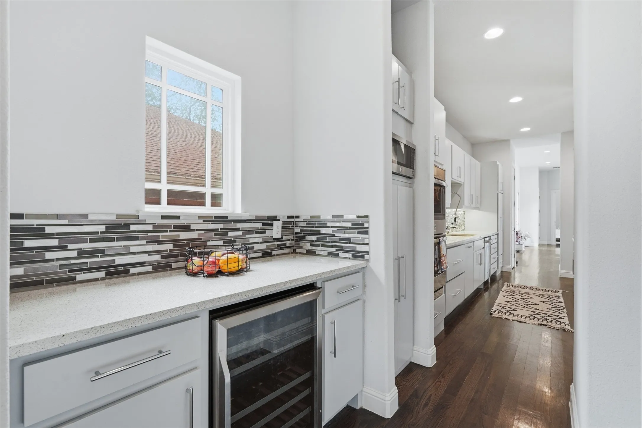 Single Family Residence For Sale in Dallas County , 6010 Belmont Avenue, Dallas, Texas 75206, 3 Bedroom, 4 Bathroom, 3 Garage spaces, 3,597 Sqft, built in 2014, mls#21291447, Real Estate Agent in Dallas, Homes For Sale in Dallas county, Homes For Sale in Dallas, Realtor in Dallas Texas, Real Estate Brokerage Independent Realty Texas, Luminita Cordes Realtor