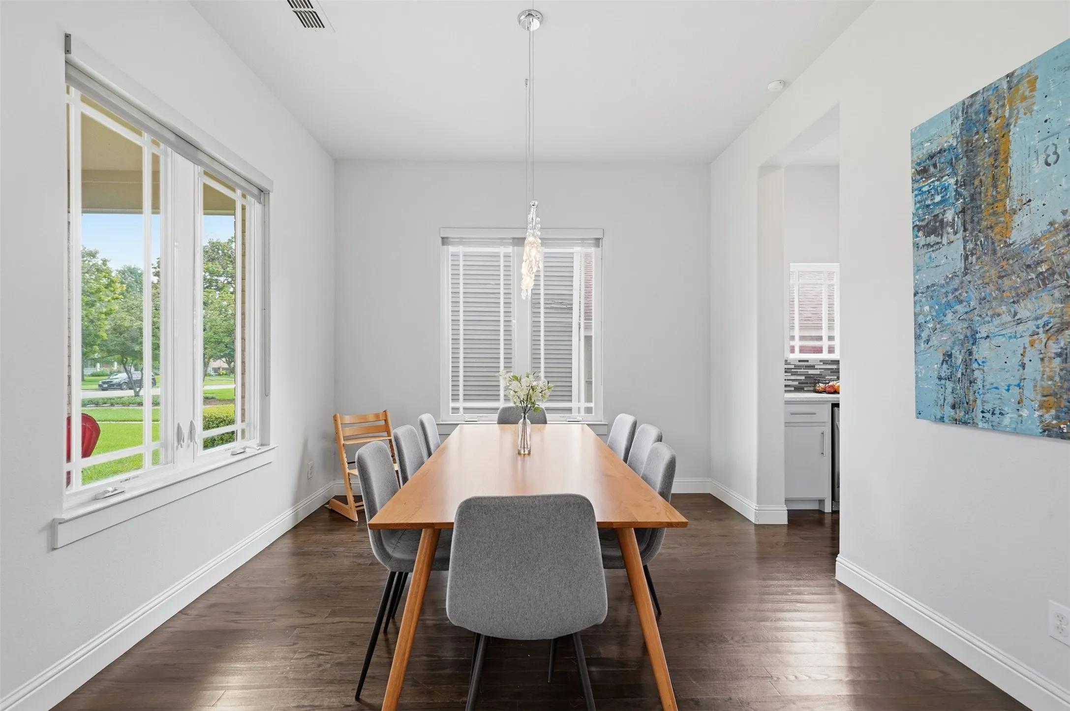 Single Family Residence For Sale in Dallas County , 6010 Belmont Avenue, Dallas, Texas 75206, 3 Bedroom, 4 Bathroom, 3 Garage spaces, 3,597 Sqft, built in 2014, mls#21291447, Real Estate Agent in Dallas, Homes For Sale in Dallas county, Homes For Sale in Dallas, Realtor in Dallas Texas, Real Estate Brokerage Independent Realty Texas, Luminita Cordes Realtor
