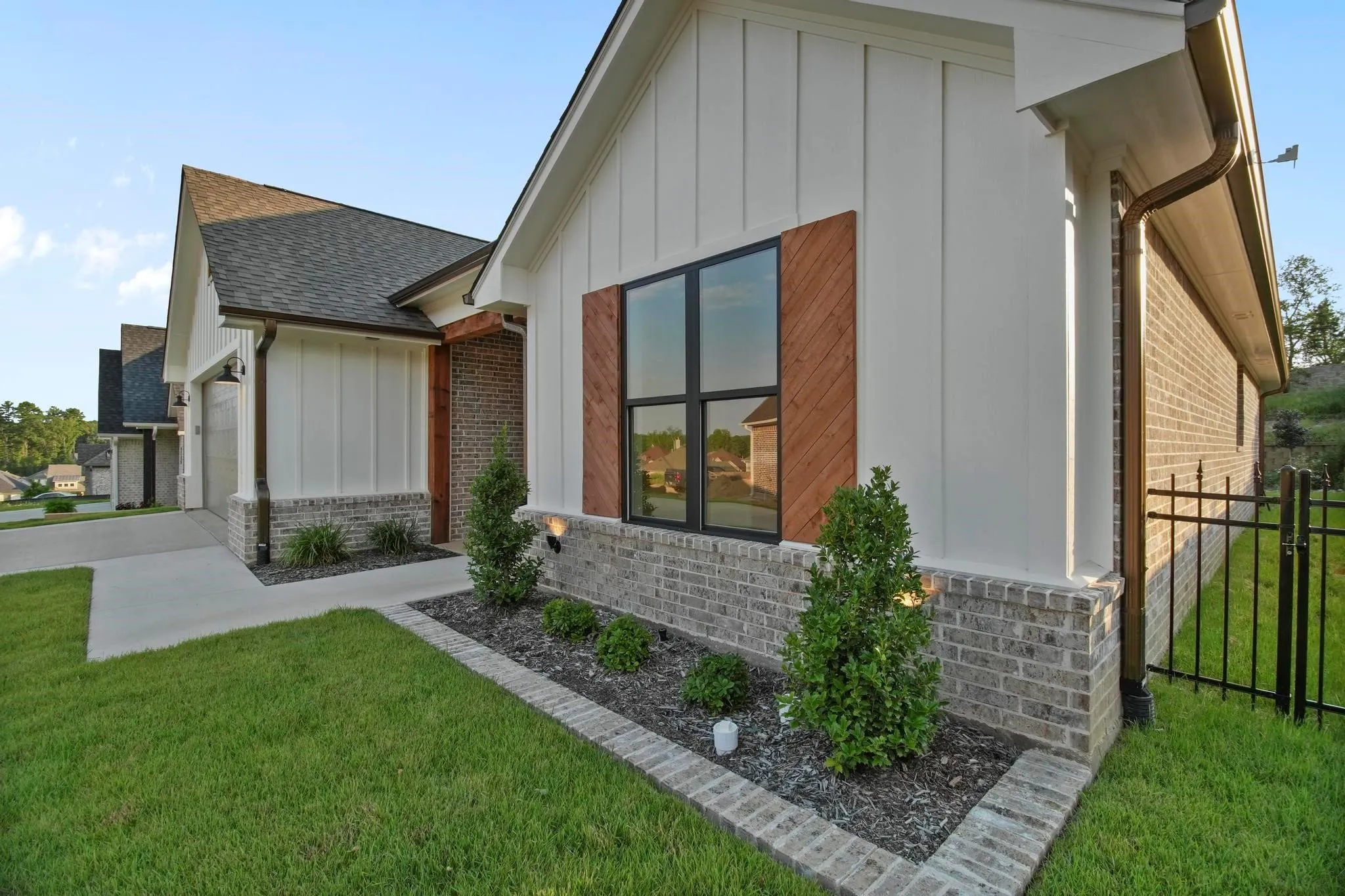 Single Family Residence For Sale in Smith County , 9244 Villas Court, Tyler, Texas 75703, 3 Bedroom, 3 Bathroom, 2 Garage spaces, 2,160 Sqft, built in 2025, mls#21310056, Real Estate Agent in Tyler, Homes For Sale in Smith county, Homes For Sale in Tyler, Realtor in Tyler Texas, Real Estate Brokerage Independent Realty Texas, Luminita Cordes Realtor