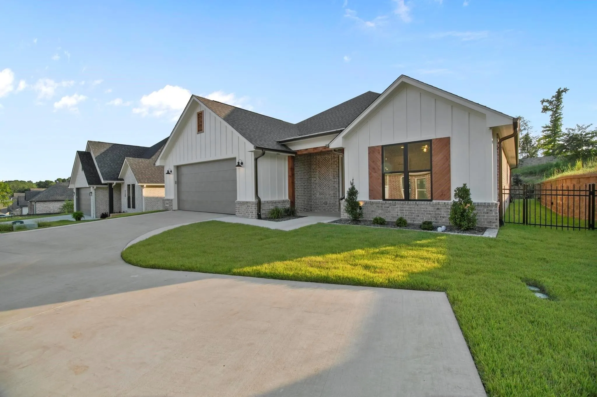 Single Family Residence For Sale in Smith County , 9244 Villas Court, Tyler, Texas 75703, 3 Bedroom, 3 Bathroom, 2 Garage spaces, 2,160 Sqft, built in 2025, mls#21310056, Real Estate Agent in Tyler, Homes For Sale in Smith county, Homes For Sale in Tyler, Realtor in Tyler Texas, Real Estate Brokerage Independent Realty Texas, Luminita Cordes Realtor