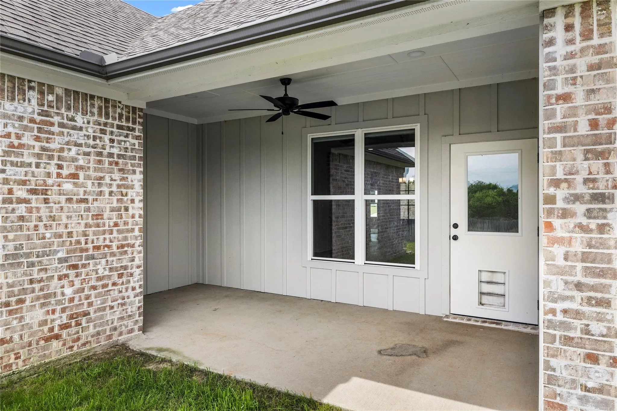 Single Family Residence For Sale in Smith County , 118 Sides Boulevard, Bullard, Texas 75757, 3 Bedrooms, 3 Bathrooms, 2 Garage spaces, 2,286 Sqft, built in 2022, Price $385,900, mls#21310073, Real Estate Agent in Bullard, Homes For Sale in Smith county, Homes For Sale in Bullard, Realtor in Bullard Texas, Real Estate Brokerage Independent Realty Texas, Luminita Cordes Realtor