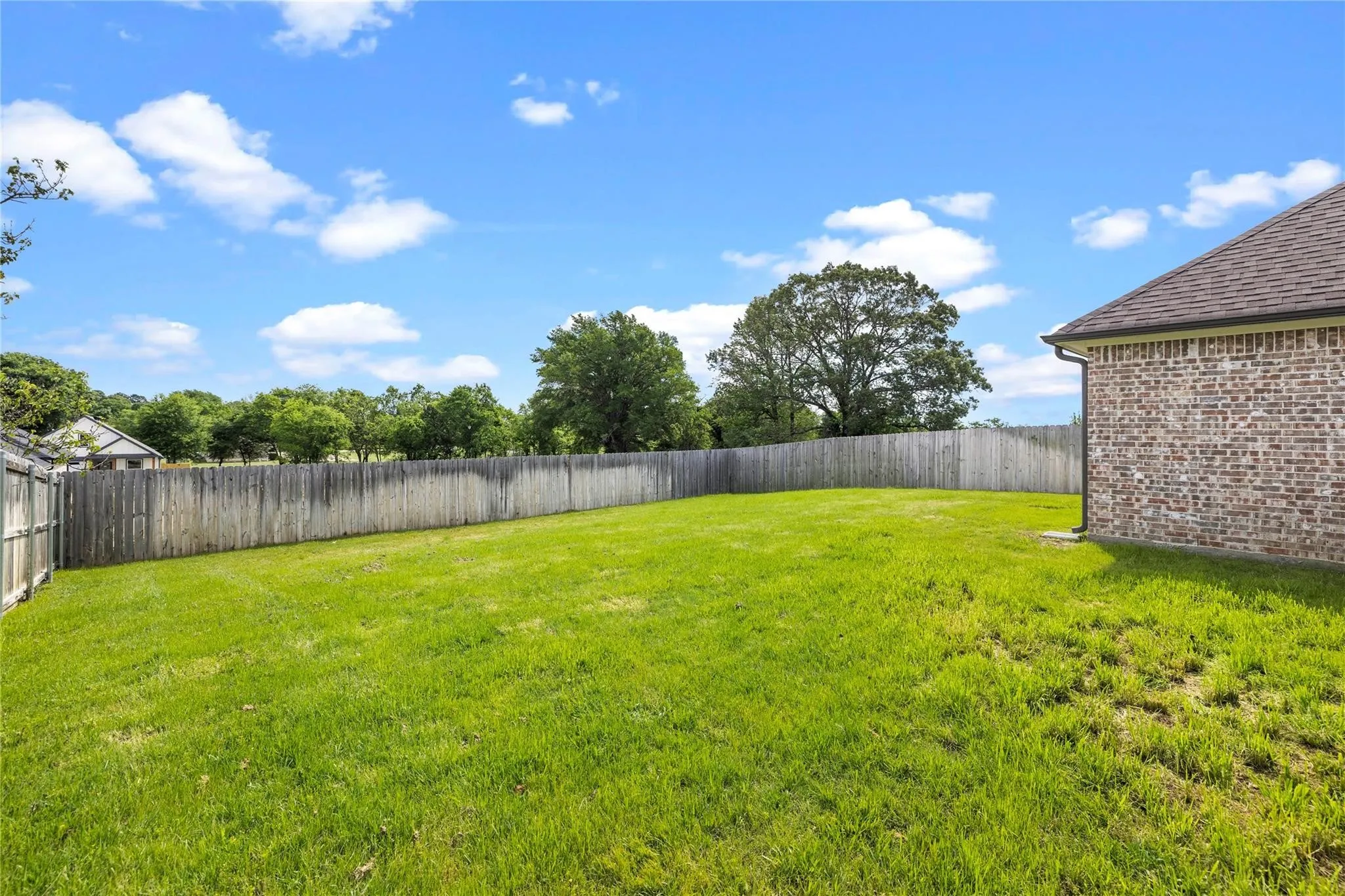 Single Family Residence For Sale in Smith County , 118 Sides Boulevard, Bullard, Texas 75757, 3 Bedrooms, 3 Bathrooms, 2 Garage spaces, 2,286 Sqft, built in 2022, Price $385,900, mls#21310073, Real Estate Agent in Bullard, Homes For Sale in Smith county, Homes For Sale in Bullard, Realtor in Bullard Texas, Real Estate Brokerage Independent Realty Texas, Luminita Cordes Realtor