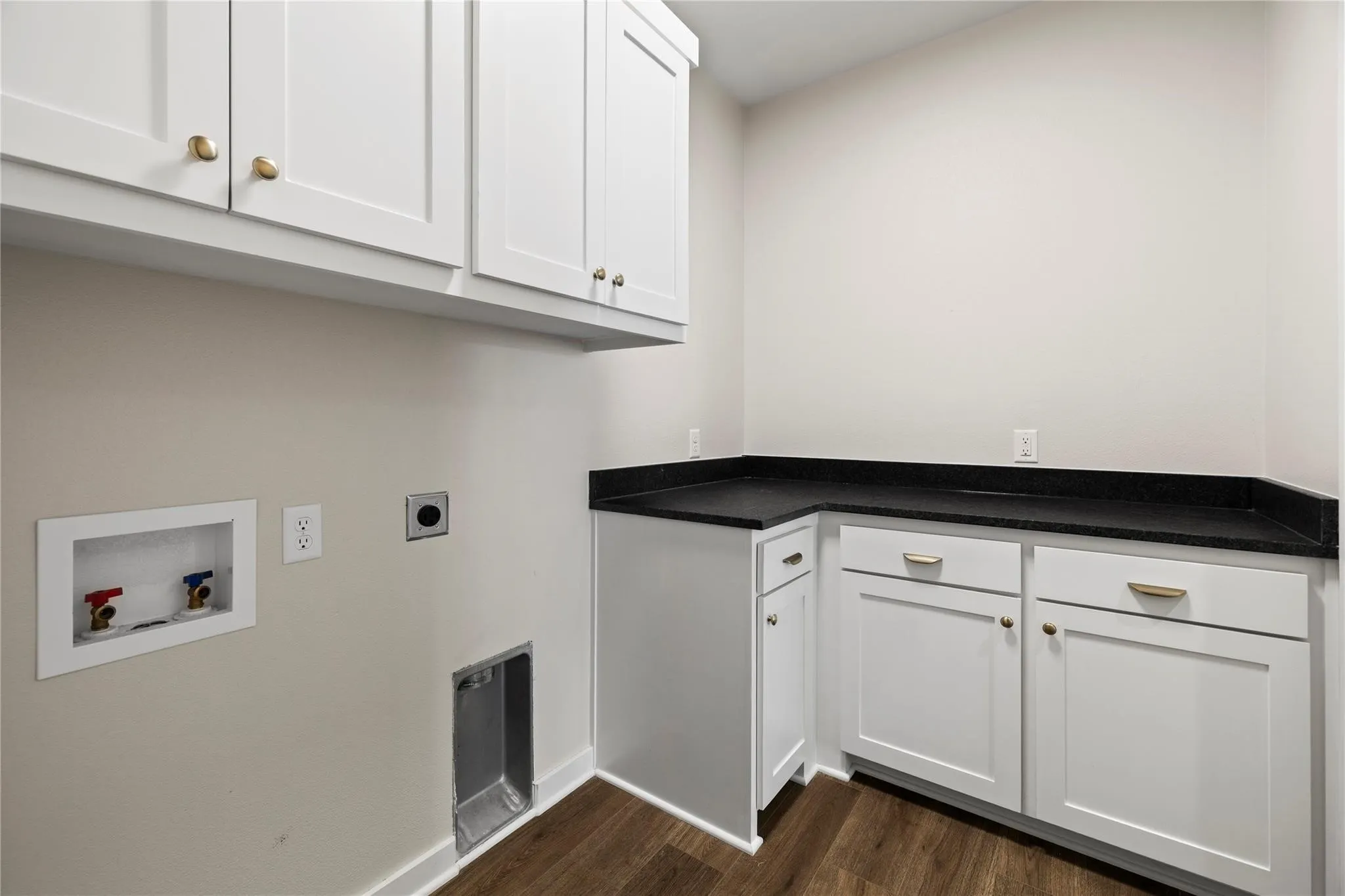 Single Family Residence For Sale in Smith County , 118 Sides Boulevard, Bullard, Texas 75757, 3 Bedrooms, 3 Bathrooms, 2 Garage spaces, 2,286 Sqft, built in 2022, Price $385,900, mls#21310073, Real Estate Agent in Bullard, Homes For Sale in Smith county, Homes For Sale in Bullard, Realtor in Bullard Texas, Real Estate Brokerage Independent Realty Texas, Luminita Cordes Realtor
